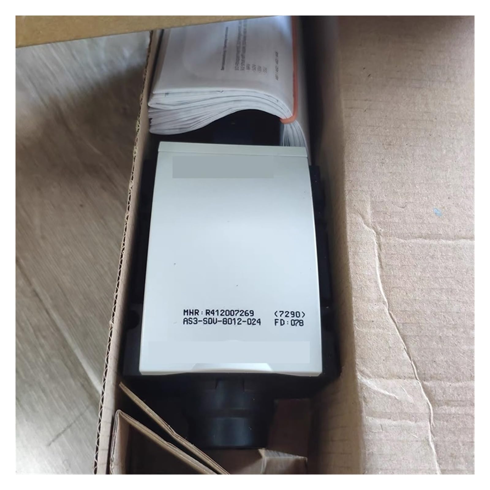 CLEUFWKO R412007269 Two Position Three-Way Directional Valve