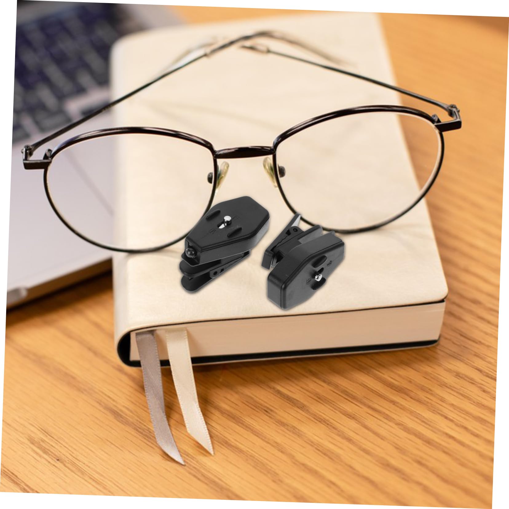 DIYEAH 2pcs Led Eyeglass Clip Lamp Lightweight Plastic Clip Lights for Night Fishing Camping Direction for Glasses and Dark Environments