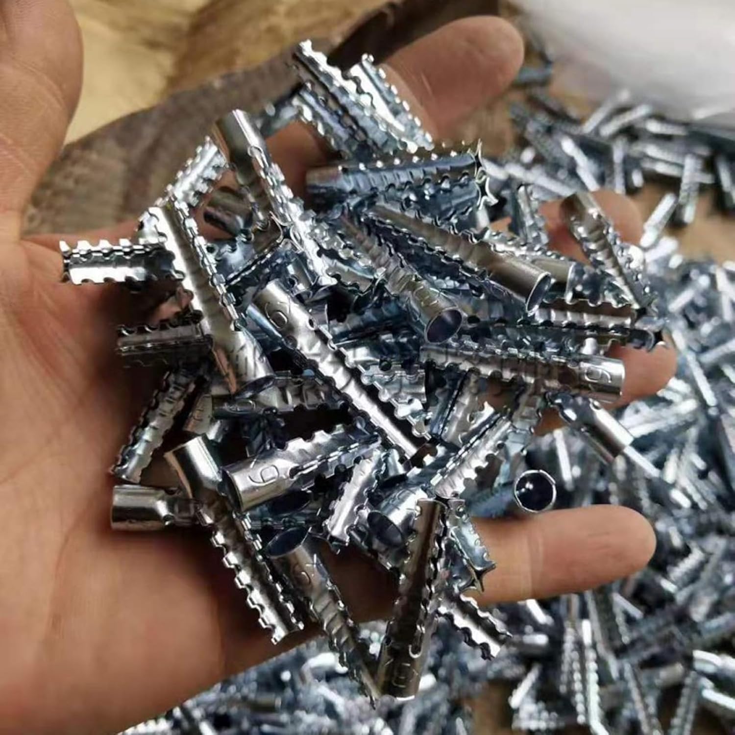 100PCS Lightweight Iron Expansion Tube with Self-Tapping Screws, Wall Anchors for Drywall Heavy Duty, Metal Dry Wall Anchors Set (100PCS M8)