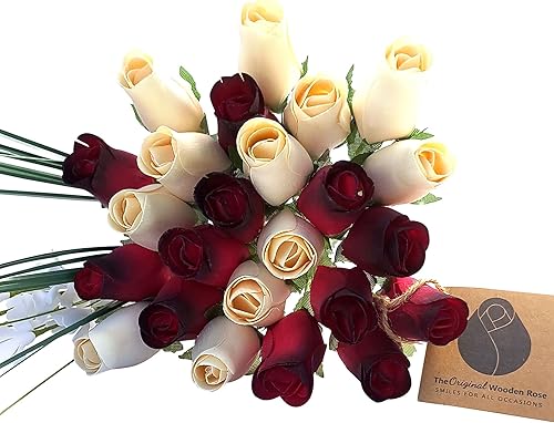 Rojo con puntas negras y ramo de rosas de madera blanca (2 docenas)