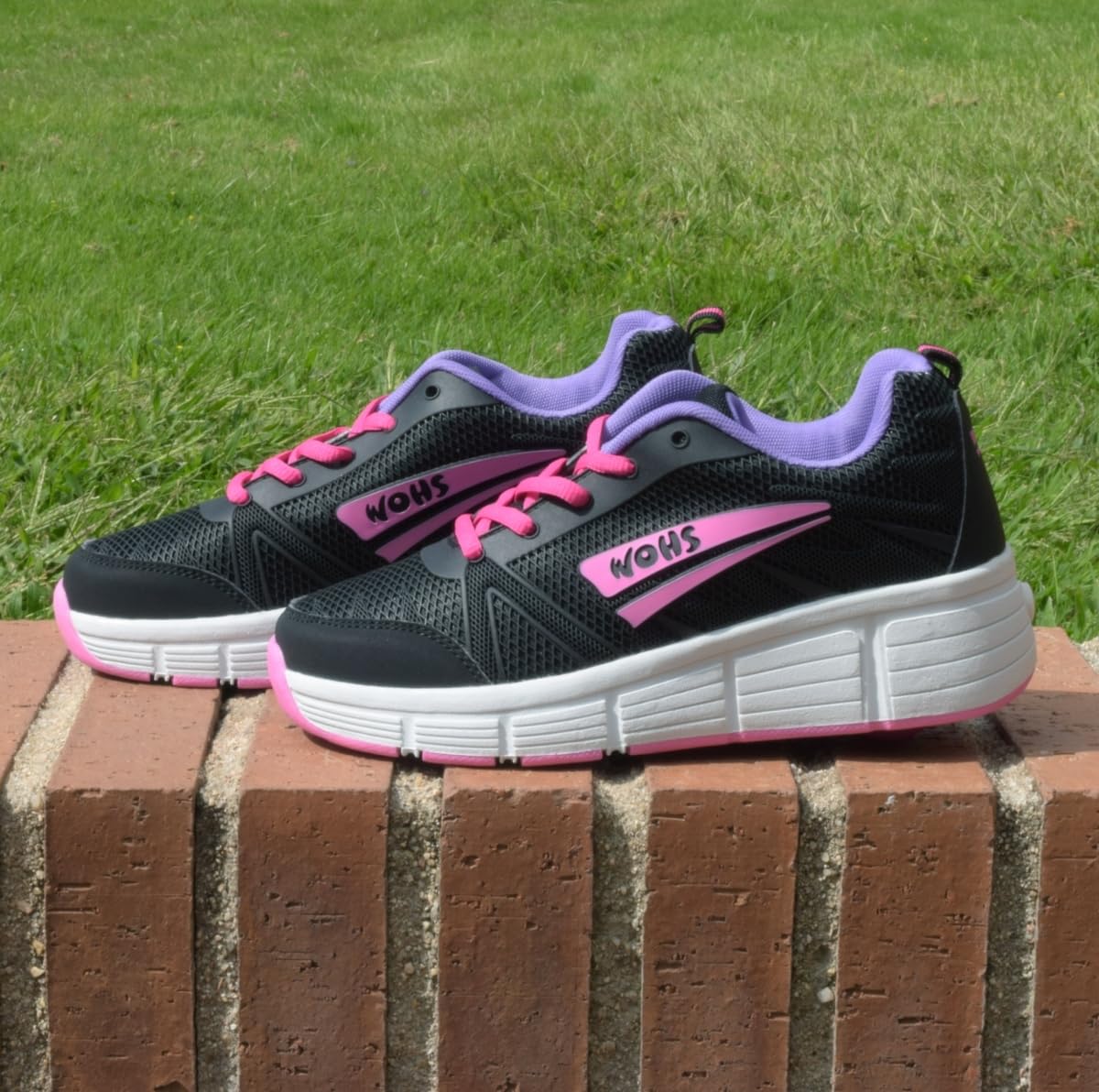 Zapatillas Deportivas con Ruedas automáticas retráctiles.