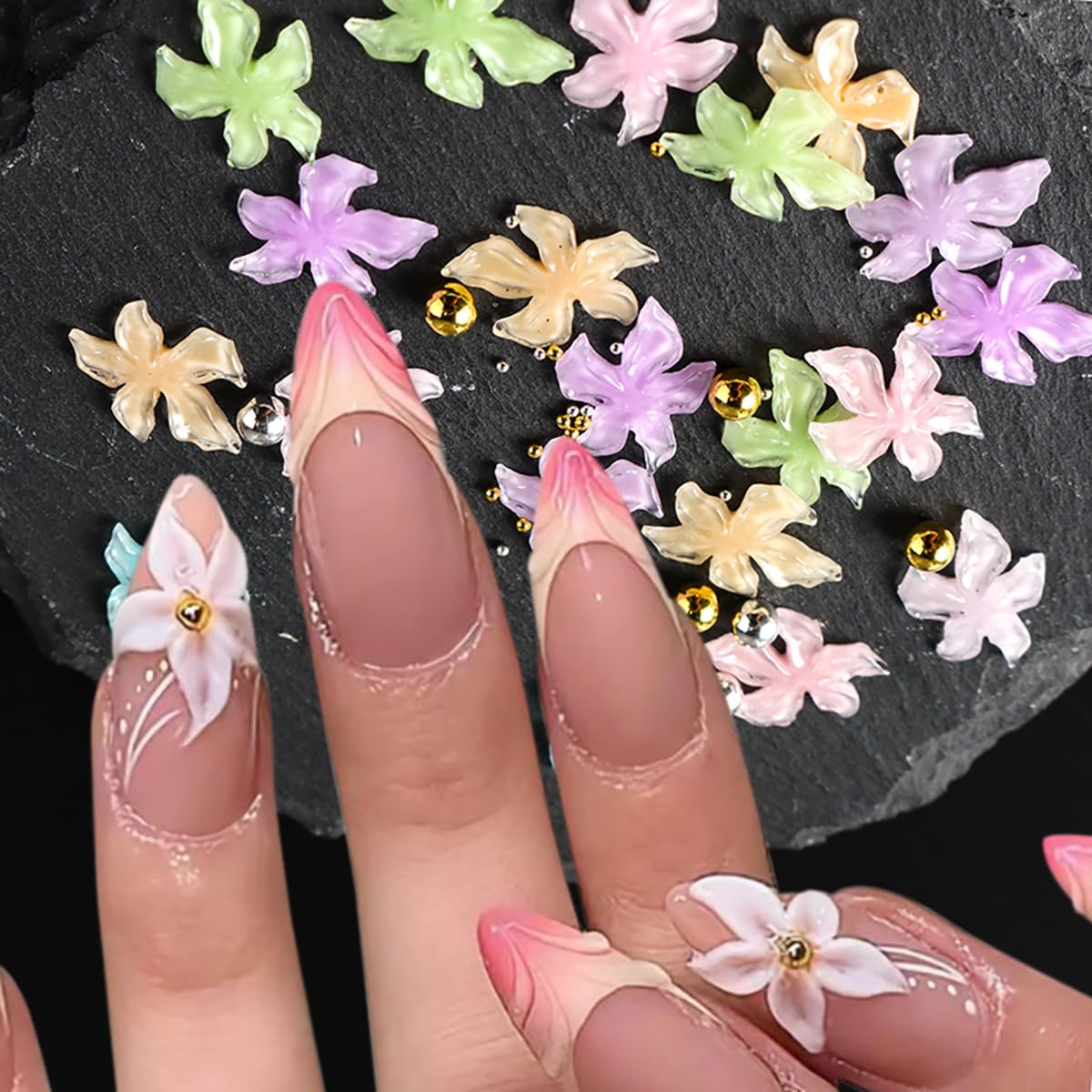 100 dijes de uñas de flores de cristal y gemas de colores mezclados con diamantes de imitación florales de primavera 3D de flores hawaianas, joyería de uñas, cuentas doradas, dijes de arte de uñas 8