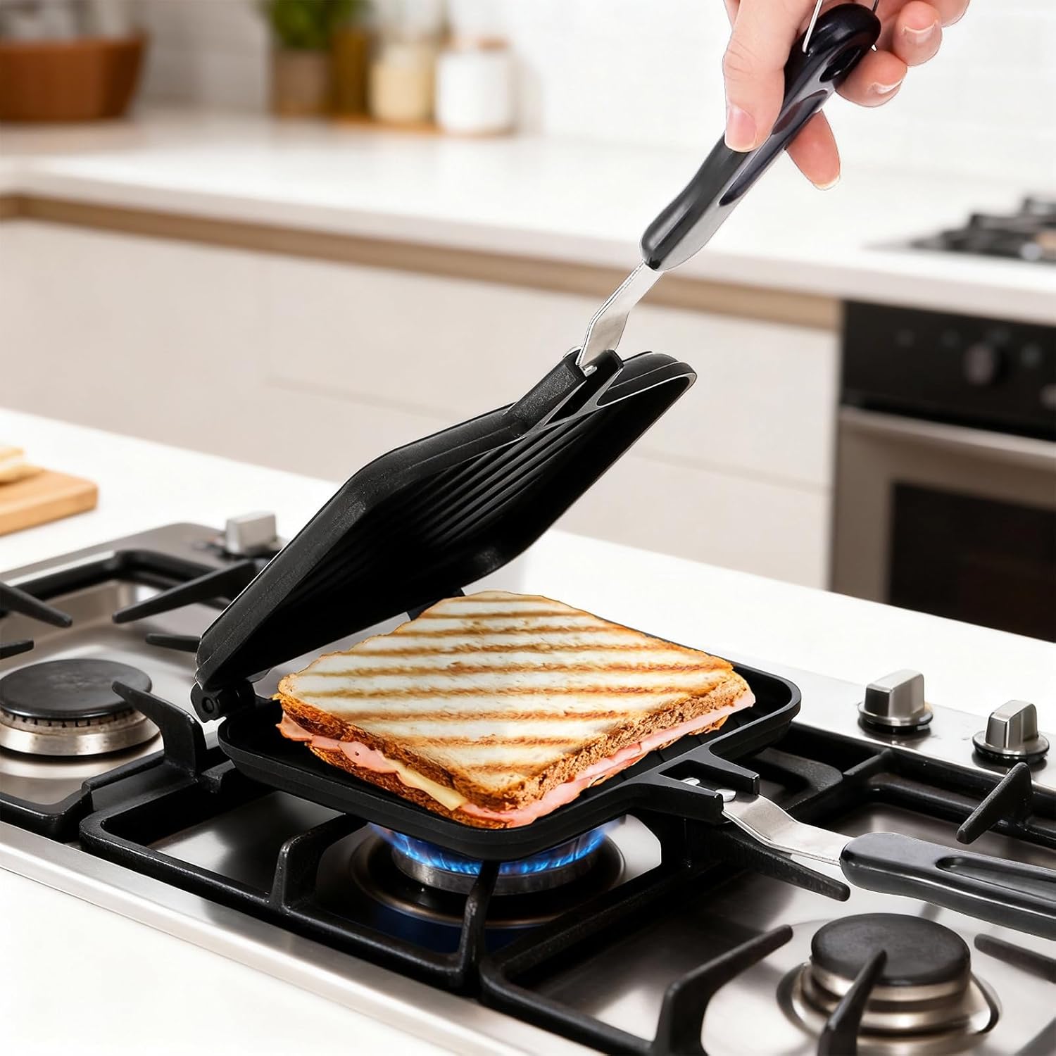 Elsjoy Hot Sandwich Maker, Grilled Sandwich Press with Handle, Stovetop Toasted Sandwich Maker Aluminum Flip Pan for Home, Kitchen, Breakfast - Image 8