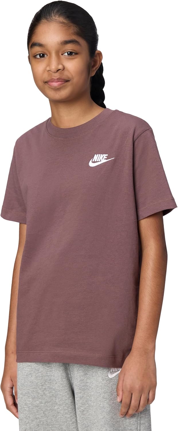 Nike Unisex Big Kids' Sportswear Club T-Shirt - Boys and Girls