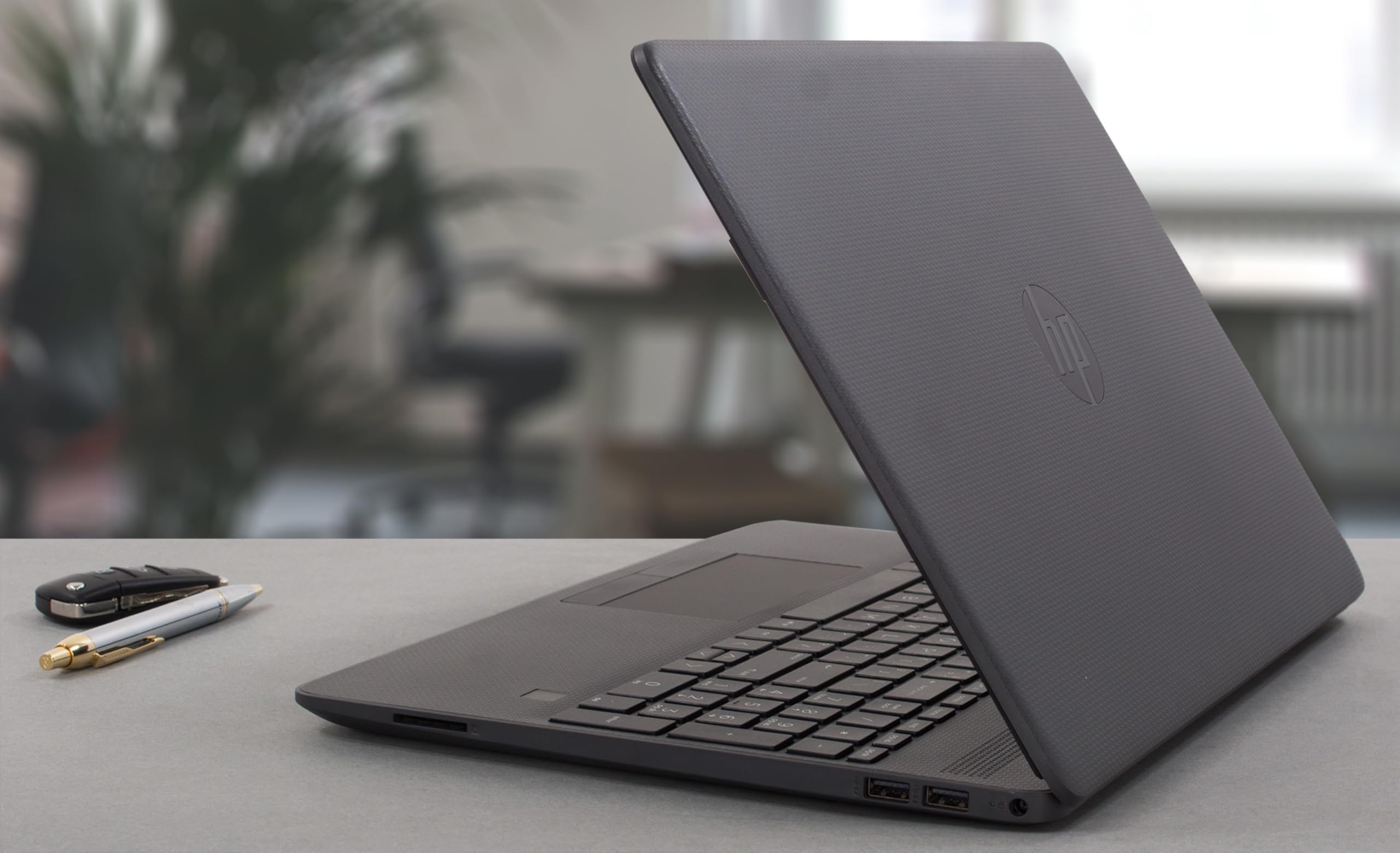 HP Notebook 250 G9, Display Laptop HD 15,6", CPU Intel Celeron N4500 2,8GHz Max, Ram 16GB DDR4, SSD NVMe 1000GB (1TB), Windows 11 Pro, Portatile Pronto all'Uso