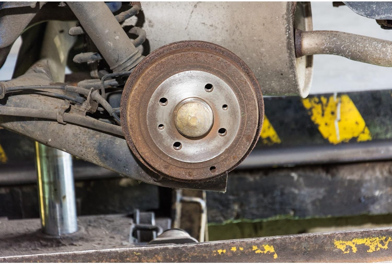 Amoladora de cubos de rueda HAZET 4960V-160/2 I 2 piezas, para cubos de rueda de automóviles de hasta 160 mm I limpieza rápida y sencilla de óxido y suciedad en cubos de rueda y discos de freno