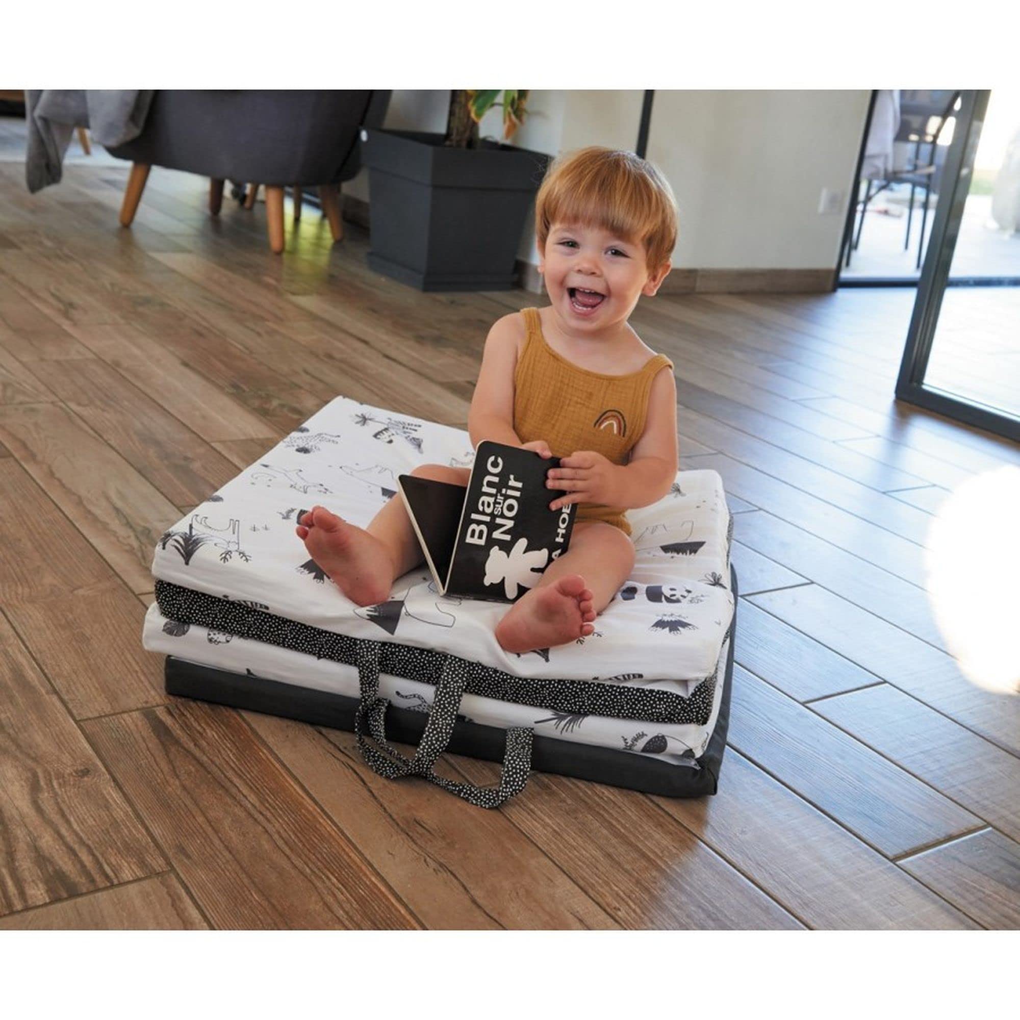 Candide - Tapis D'éveil, Tapis De Motricité, Tapis Bébé, Multifonction 3 en 1, Couchage D'appoint, Pouf Bébé, Déhoussable, Fabriqué En France, 120x120x4cm (Black And White)