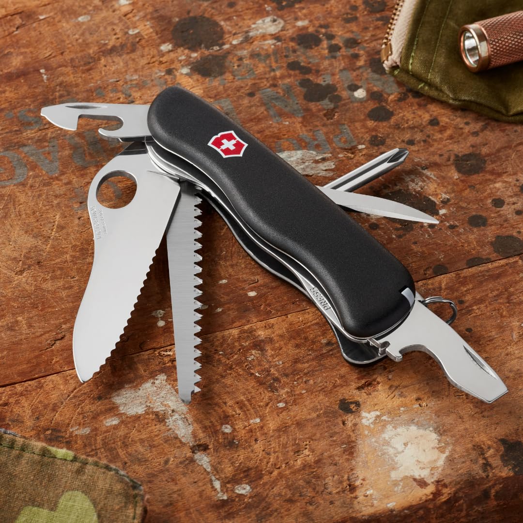 Couteau de poche Victorinox Trailmaster (12 fonctions, lame blocable, tournevis Phillips, scie à bois, décapsuleur blocable)