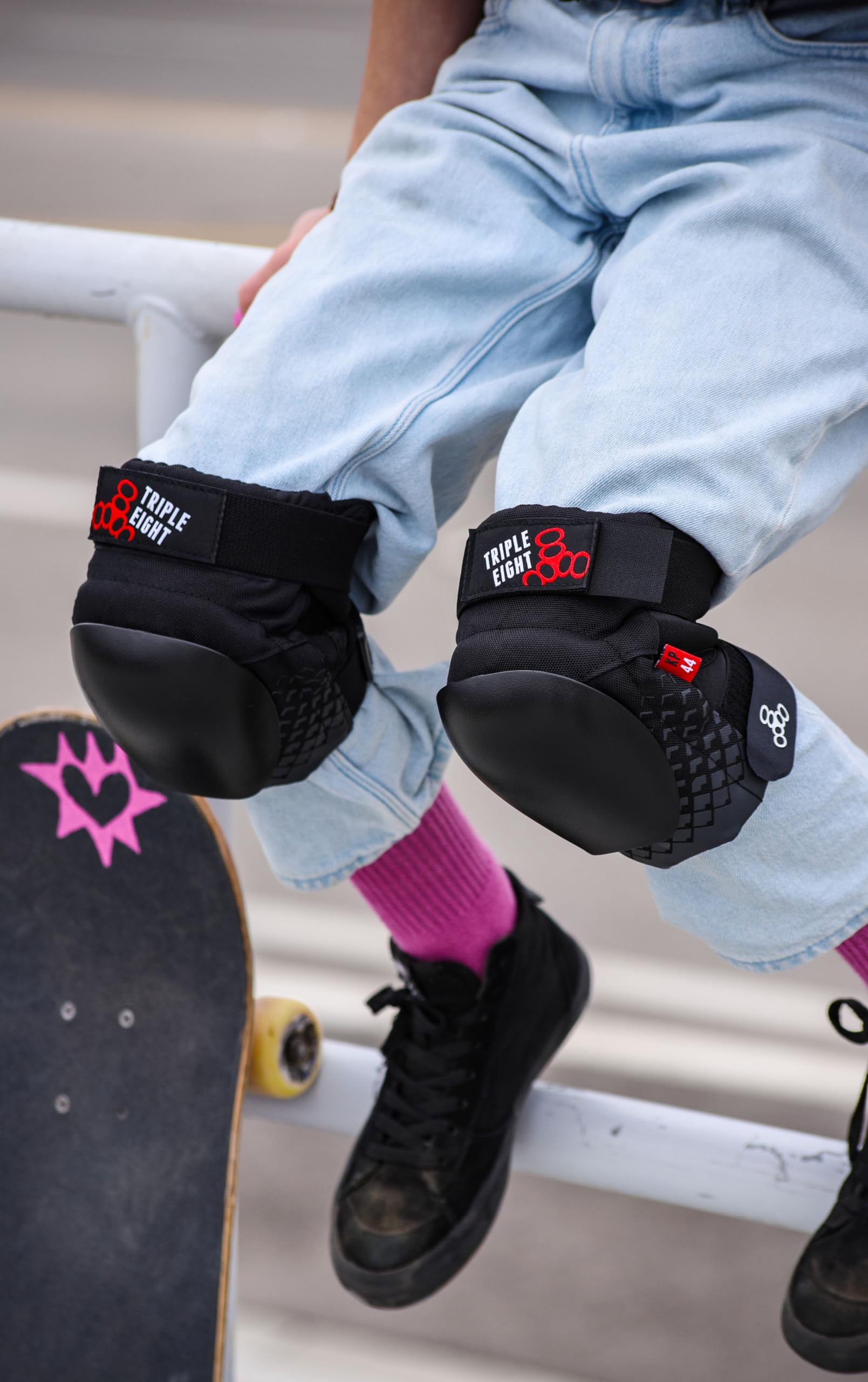 Amazon.com: Triple Eight KP 44 Knee Pads – Heavy Duty Protection