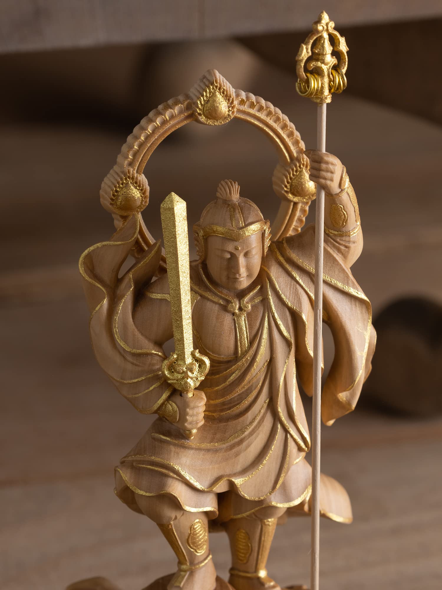 Amazon.co.jp: 極小仏 勝軍地蔵尊 14cm（木製：ツゲ 金泥仕上）＿将軍  