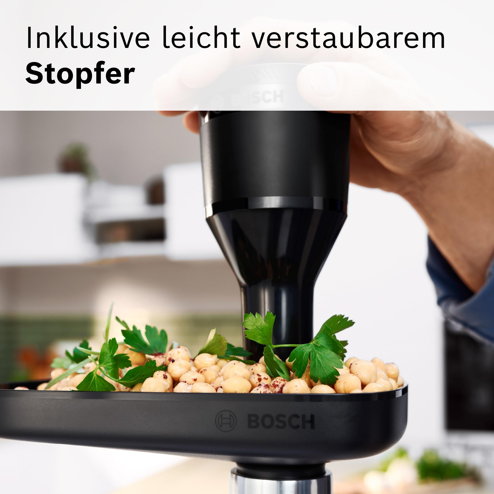 Bosch Fleischwolf Serie 6, 3 Lochscheiben (3, 4,5/8 mm) Edelstahl, spülmaschinenfest, Entsafter, Wurst-/ Kebbe-Aufsatz, elektrisch, stark, kompakt, 2.100 W, schwarz, MultiPower MFWS650B