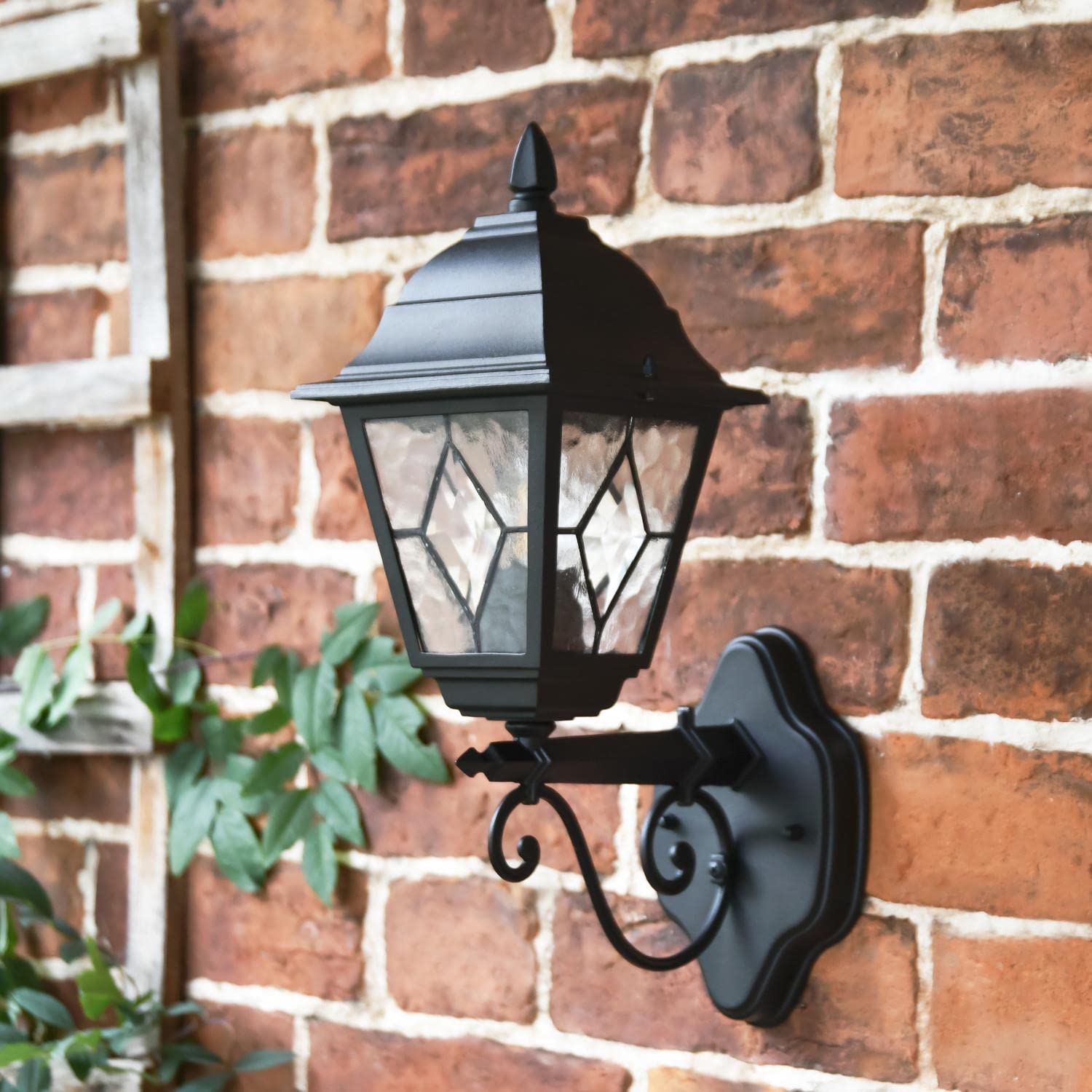 Traditional Black Victorian Outdoor Wall Lantern with Ornate Bracket
