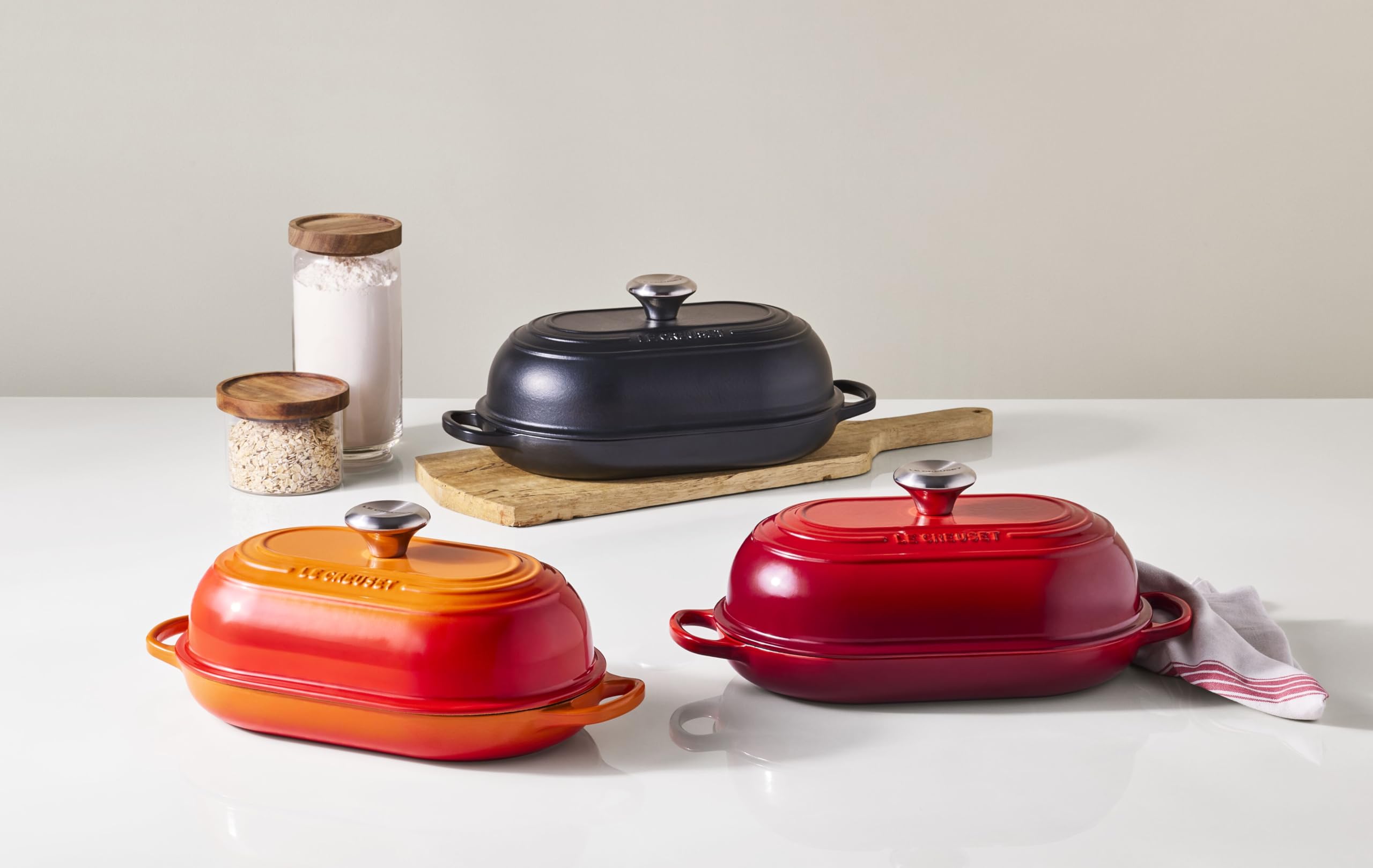 Le Creuset Horno de pan ovalado de hierro fundido esmaltado, 11.5 pulgadas, regaliz