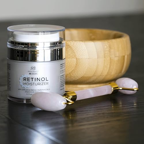 Miniatura 5 de Radha Belleza Crema Retinol Humectante para cara y ojo zona 1,7 oz – con Retinol, ácido hialurónico, Vitamina E y té verde. Día y Noche Hidratante