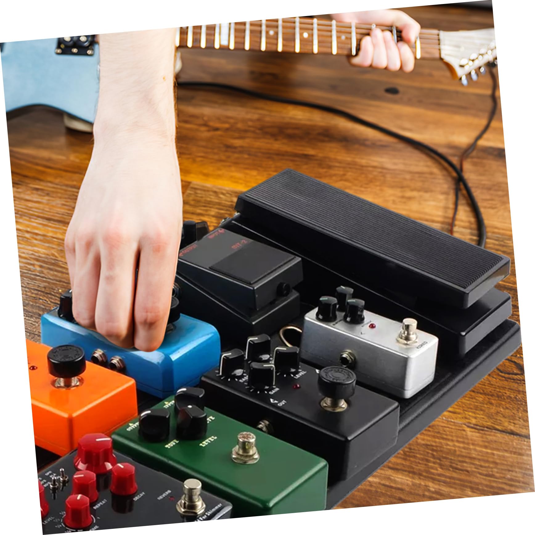 Sosoport Leichtes und Robustes Pedal Board aus Pe für Musiker für Live Auftritte und Proben mit Verstecktem Netzteil und Großer Kapazität