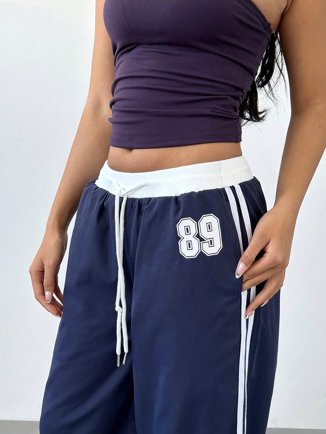WDIRARA Women's Wide Leg Baggy Sweatpants Side Striped Number Graphic Track Pants with Pockets - Image 4