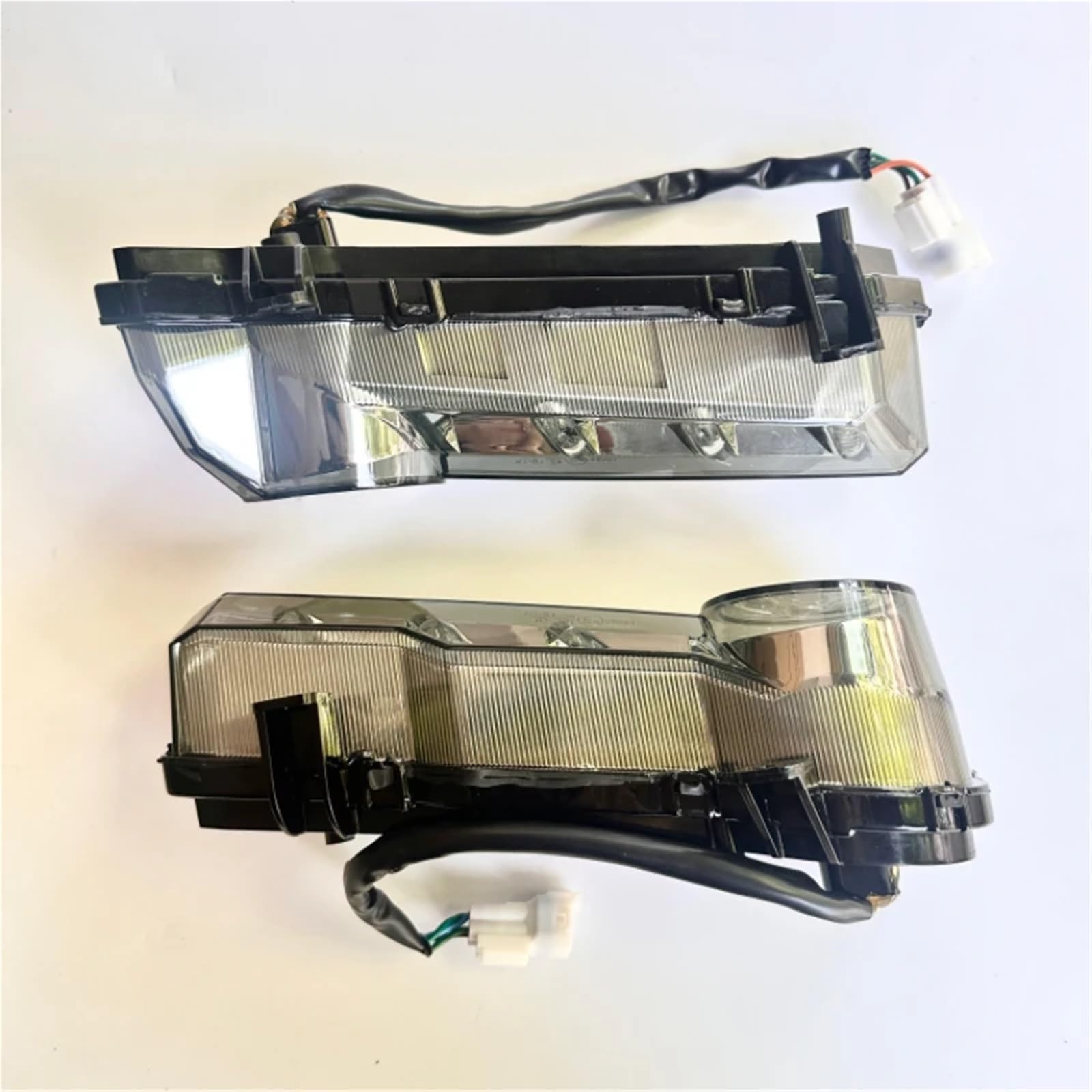 Rücklicht-Baugruppe hinten Links/rechts von 2021–2024, weißer Stecker for CF Moto Cforce 800 1000 ATV Quad 9AWA-160210-40001 9AWA-160220-40001(Rear Left)