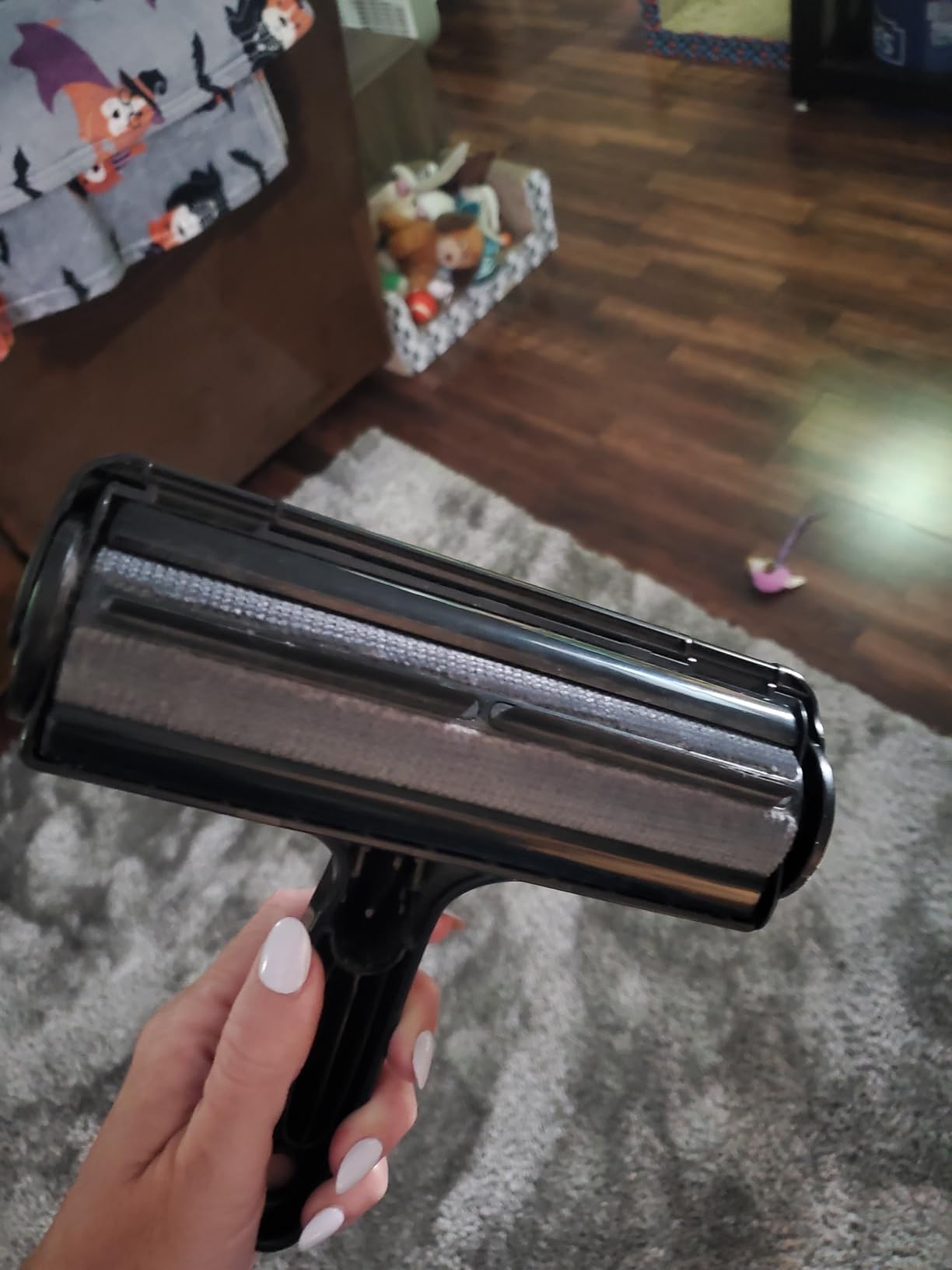 ChomChom Roller Pet Hair Remover and Reusable Lint Roller - Cat and Dog Hair Remover for Furniture, Couch, Carpet, Clothing and Bedding - Portable, Multi-Surface Fur Removal Tool (White) photo review