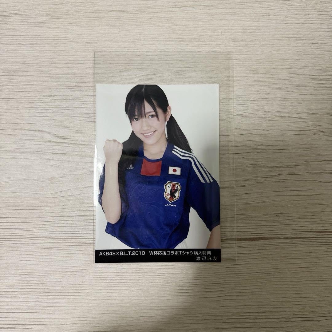 Amazon.co.jp: 渡辺麻友 AKB48×B.L.T.2010 W杯応援コラボTシャツ購入