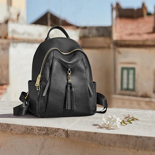Vista 6 de Kattee Mochila de cuero genuino para mujer, suave, casual, bolsa de viaje de moda con cartera de muñeca, Negro