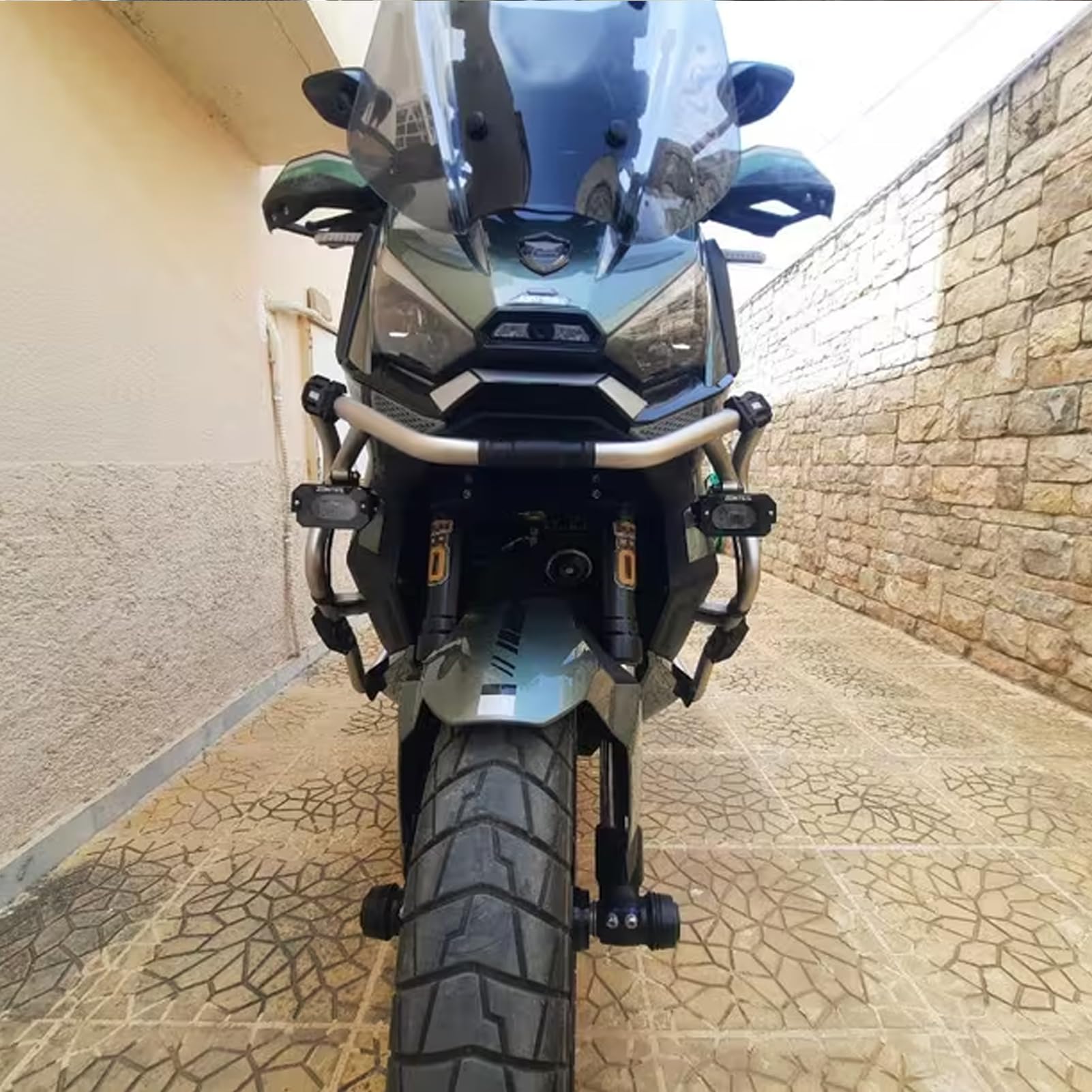 Protezione fendinebbia a LED per moto, adatta per ZONTES 368G 368 G G368 703F ADV 703T 703 F T 2024 2025 2026, copertura decorativa per fendinebbia (bianco)