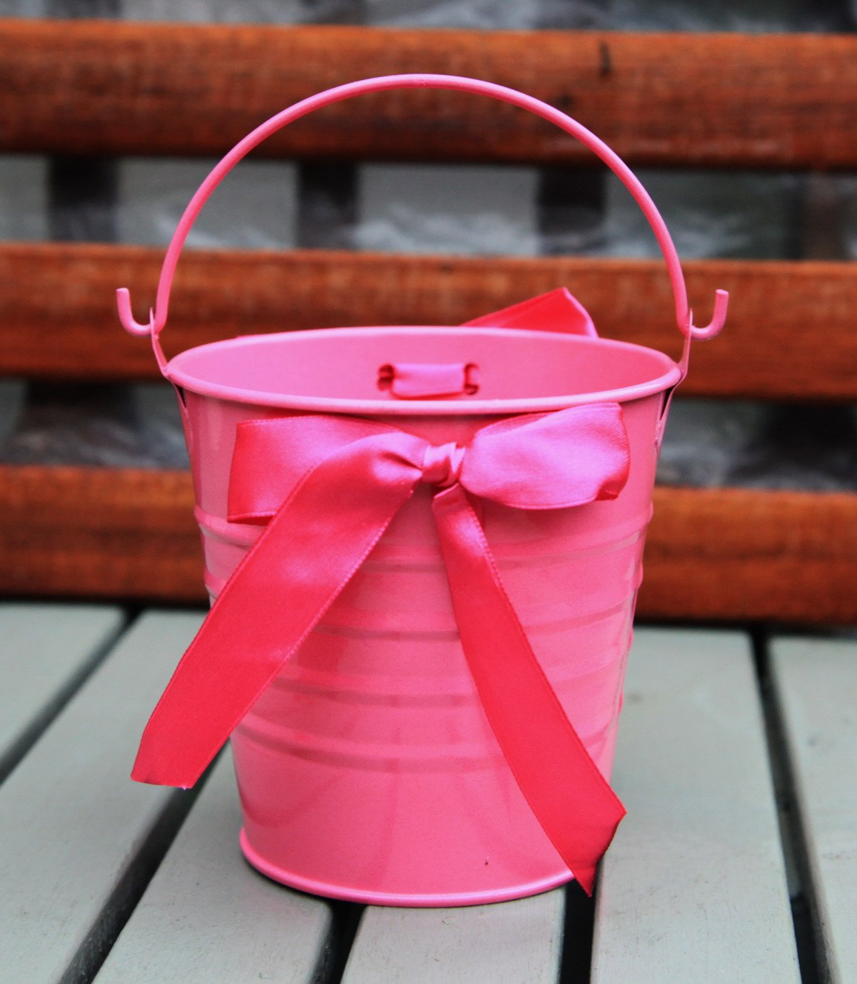 METAL TIN FLOWER BUCKET WITH RIBBONS POT CONTAINER WEDDING FAVOURS 10.5CM (hot pink)