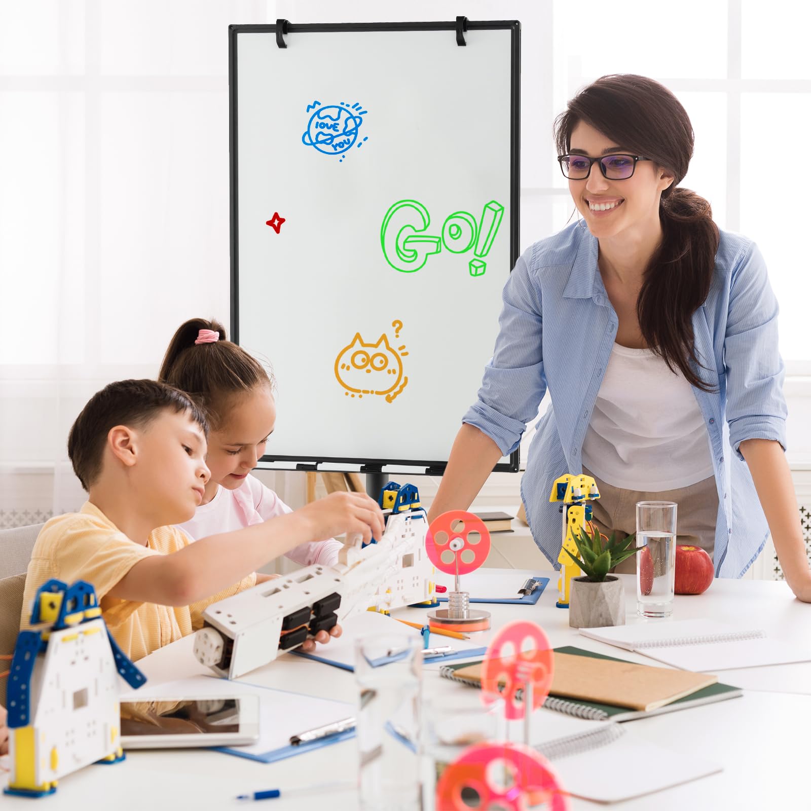 GOPLUS Flipchart Ständer, 100 x 65cm mobiles Whiteboard auf Rollen, Trocken asbwischbar, Flipcharts Whiteboard höhenverstellbar mit Rundfuß, Haken, Marker, Magneten, Papier, Radiergummi (Schwarz)