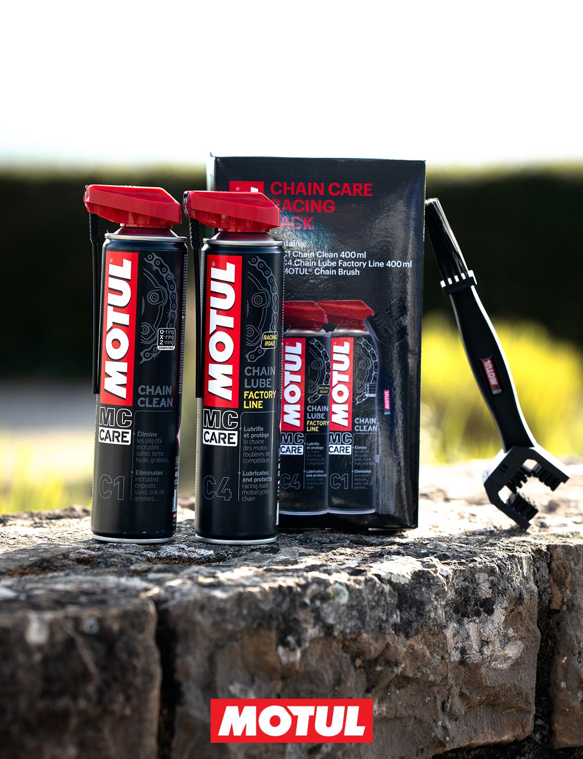 Motul - Kit d'entretien Chaîne Moto Routière de Compétition - Nettoyant MC Care Chain Clean C1 400ml + Lubrifiant MC Care Chain Lube Factory Line C4 400ml + Brosse Non Abrasive