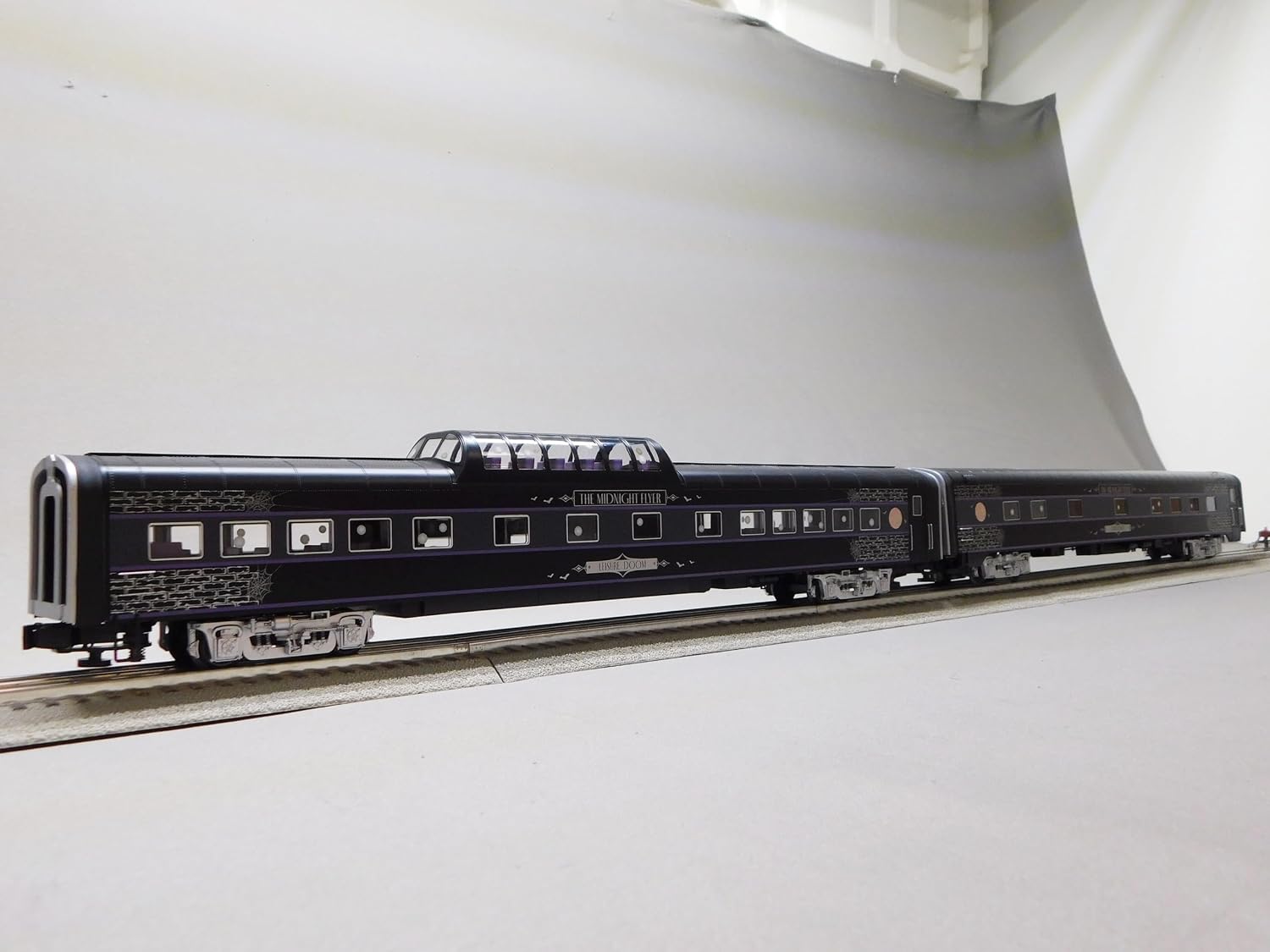 Lionel Halloween Doom Liner 21" Passenger CAR 2 Pack O Gauge 2527470