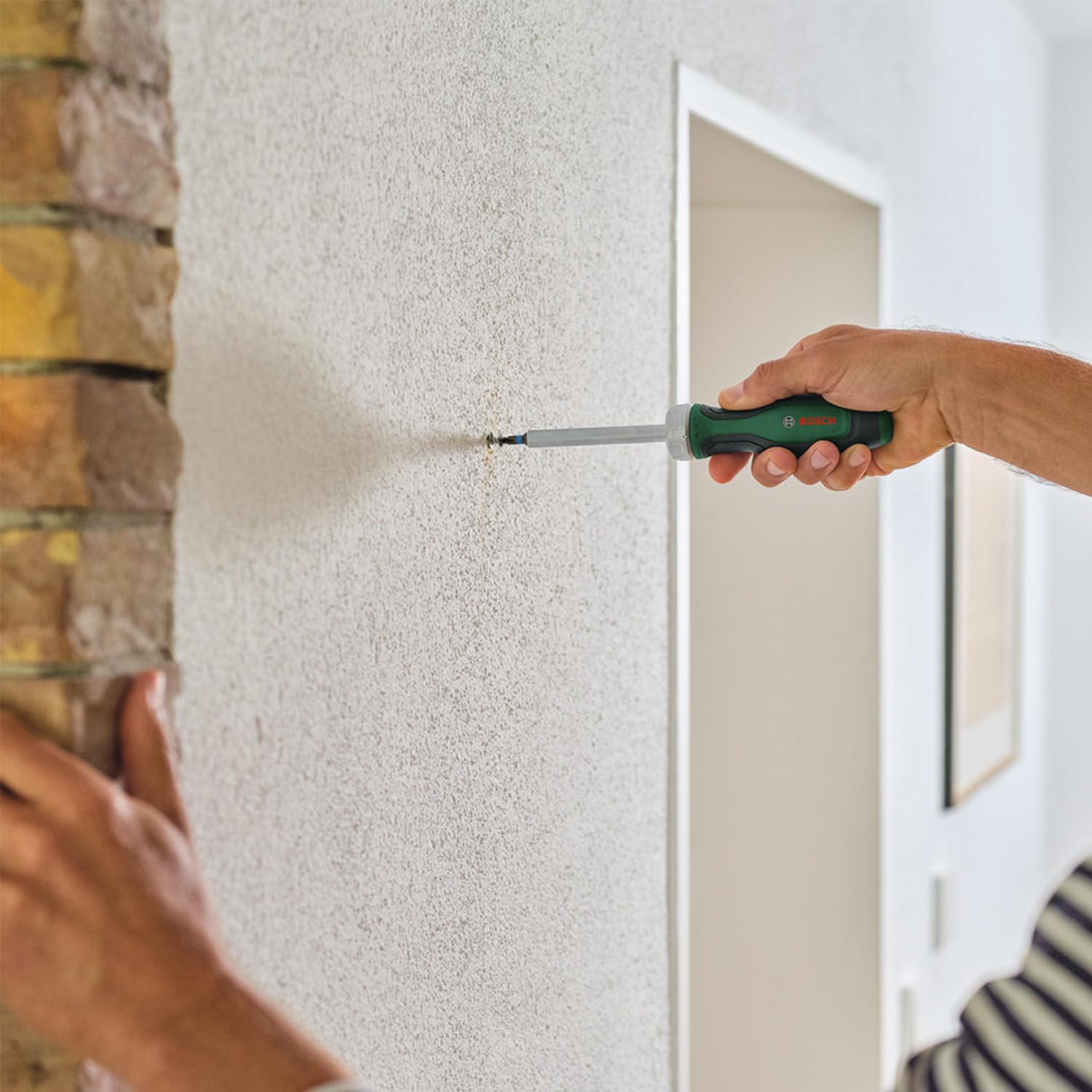 Bosch Juego destornillador de carraca con puntas, 19 piezas (alto par máx. 36Nm; engranaje 36 dientes; portapuntas magnético; ergonómico; 18 puntas S2; almacenamiento de puntas)