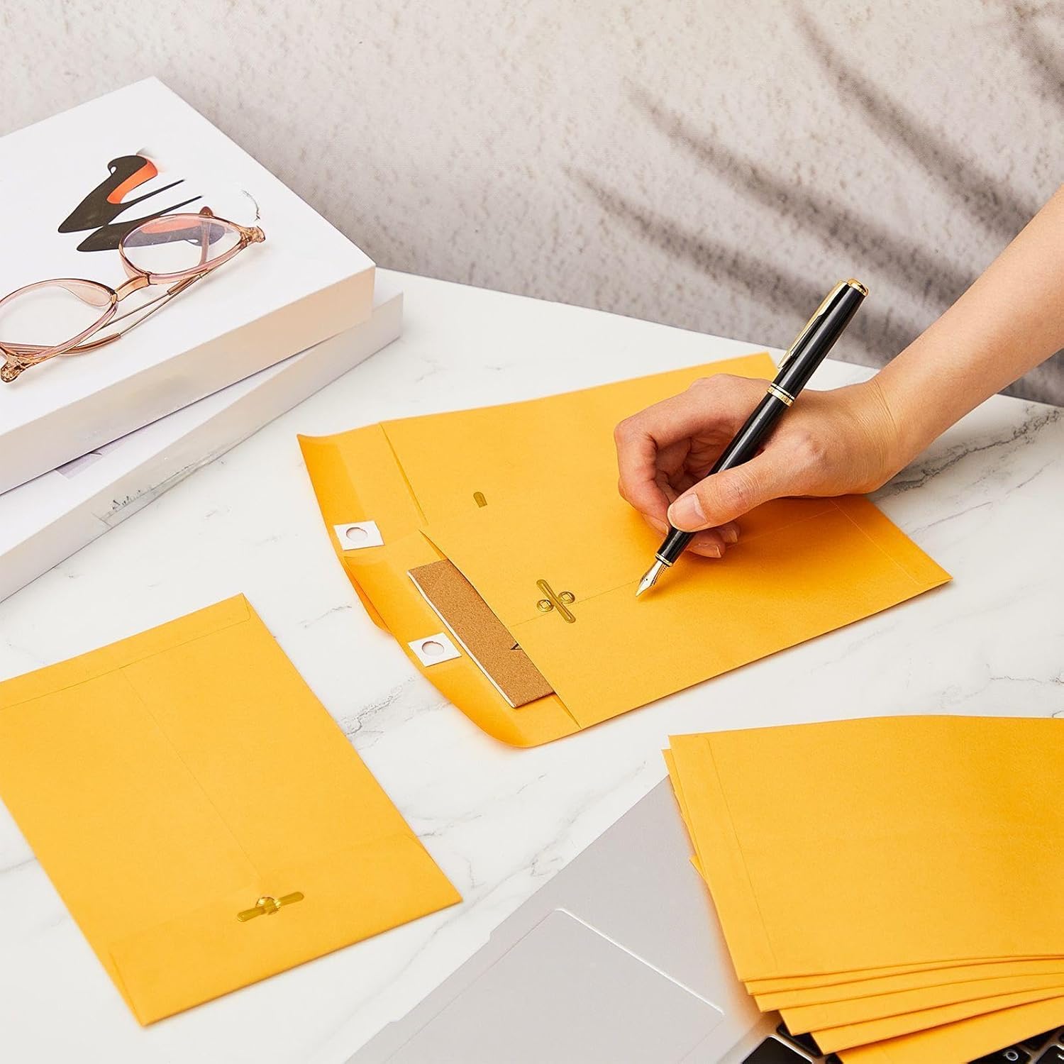 Geyee 200 Pcs 5 x 7" Clasp Manilla Envelopes Gummed Clasp Closure 28 lb Kraft Paper Envelopes for Storing or Mailing Home Business Office(Yellow)