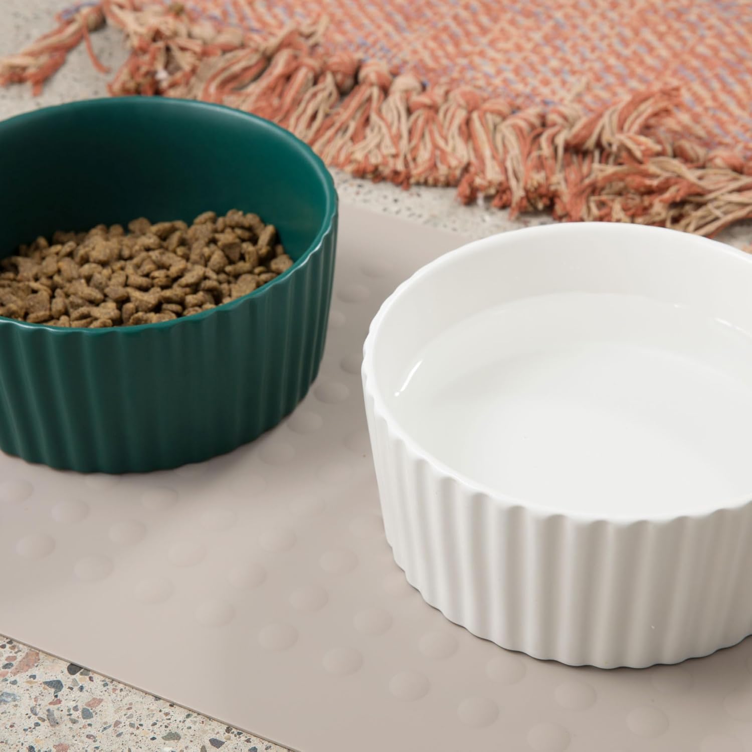 Waggo Ripple Ceramic Dog Bowl for Medium and Large Breeds - Modern with Matte Finish, Heavyweight Durable Pet Food and Water Dish Crock, Dishwasher Safe (Medium, White)