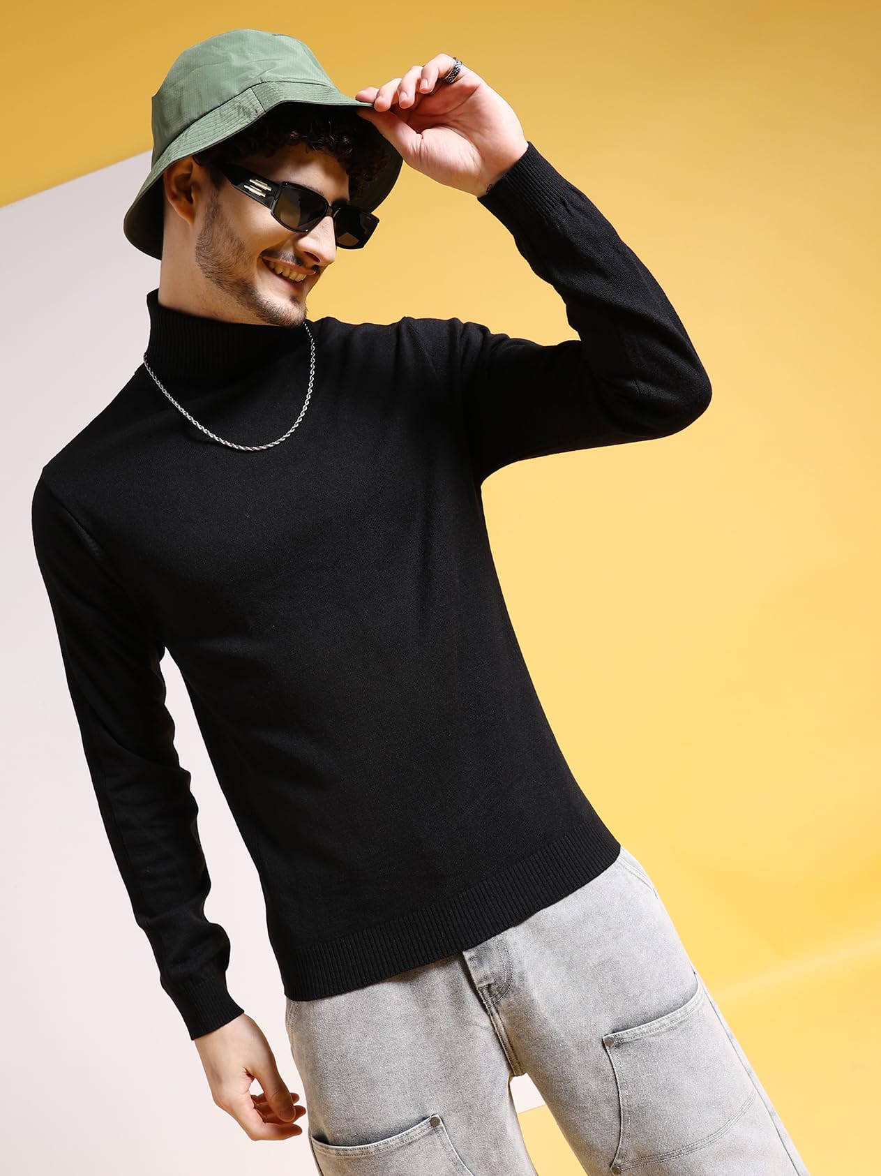 The Indian Garage Co Suéter de cuello alto sólido de ajuste regular para hombre