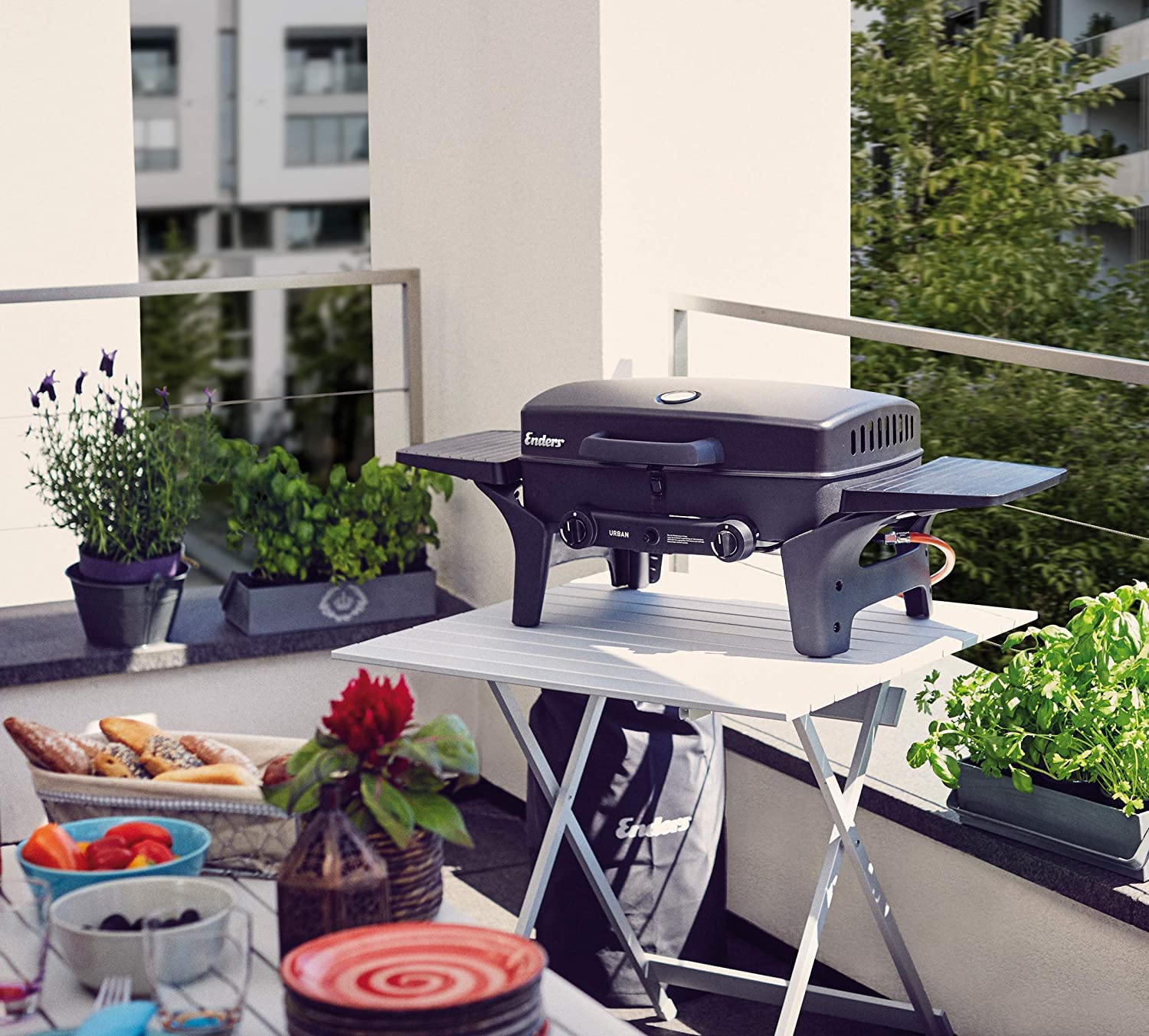 Enders Urban, Barbecue a gas portatile, BBQ grill da campeggio, 2 fuochi in acciaio inox, Coperchio con Termometro & Griglia in Ghisa, Per Esterno, Balcone, Camping, Giardino, 30 mbar #209533