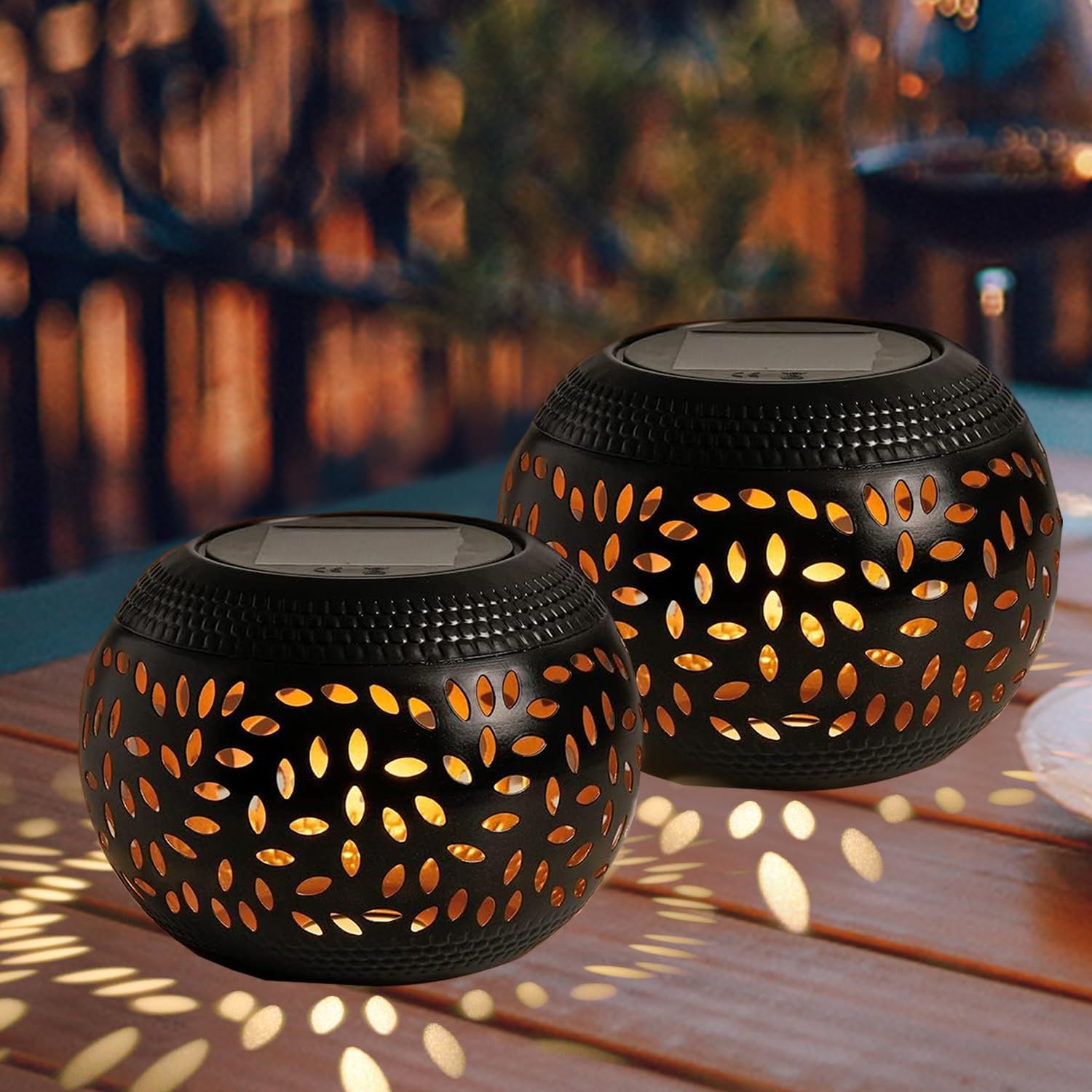 Lanterne da tavolo a energia solare per esterni, impermeabili, confezione da 2 lampade a LED in metallo nero, lanterna decorativa per interni, scrivania, camera da letto, patio, giardino, vialetto