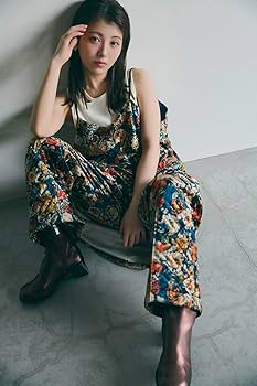 Amazon.co.jp 限定】 浜辺美波カレンダー 2025.04-2026.03 限定