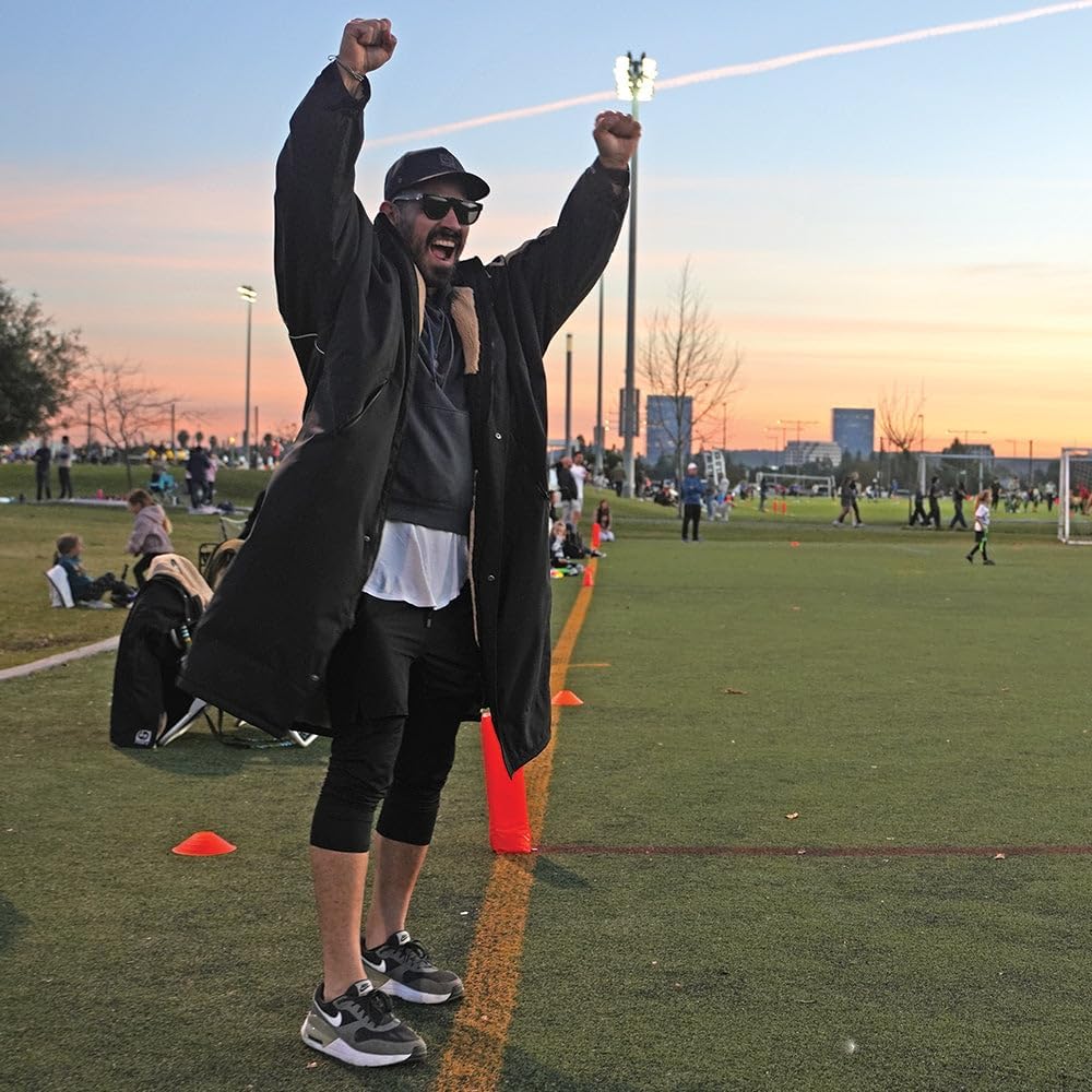 NIXY Oversize Changing Parka - Unisex, Eco-Friendly, Sherpa Fleece-Lined Jacket for Sports & Outdoor - Waterproof & Windproof - Image 5