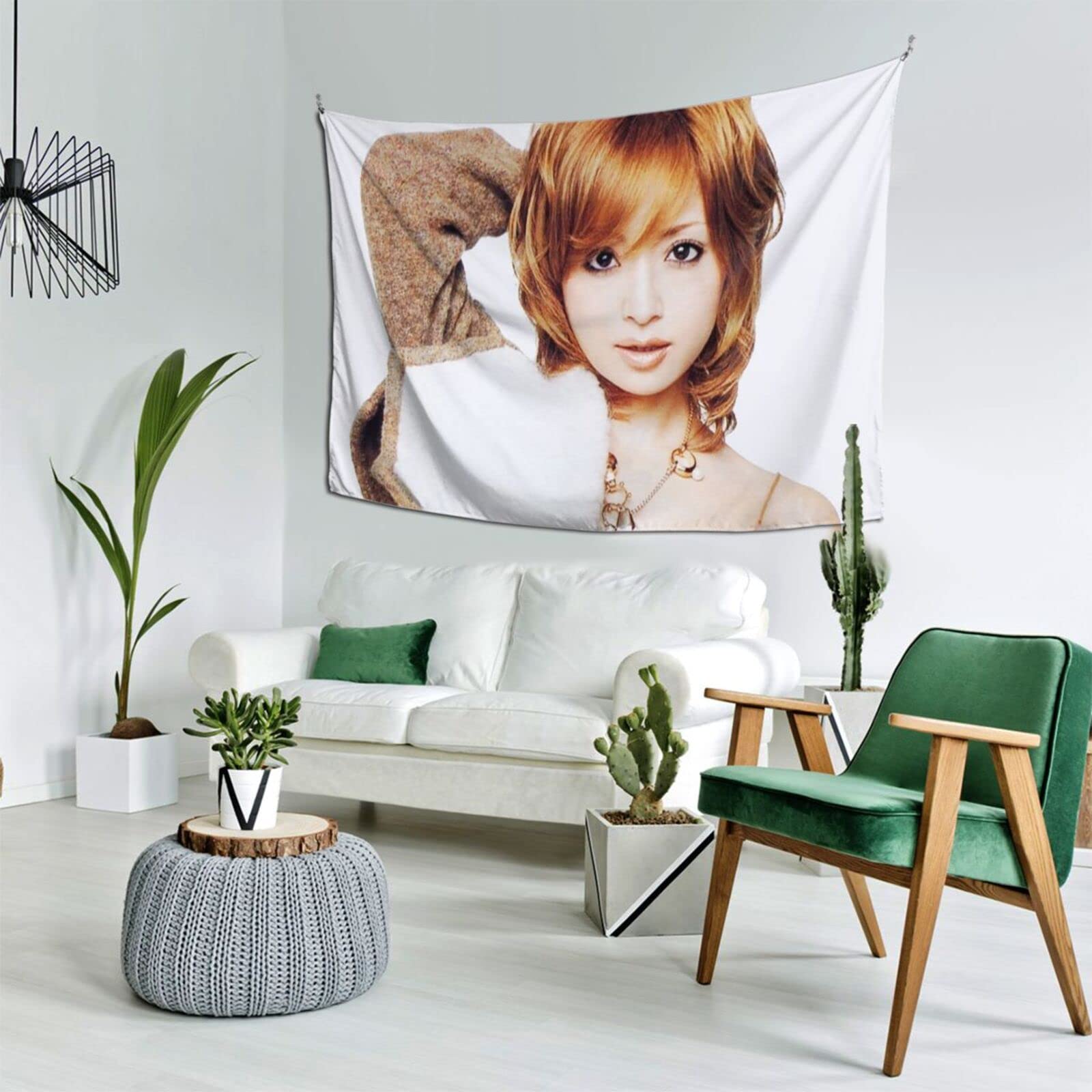 女性の顔のアップ インテリア装飾浜崎あゆみさんの壁掛けです。布地です。 女性の顔のアップ インテリア装飾浜崎あゆみさんの壁掛けです。布地です。