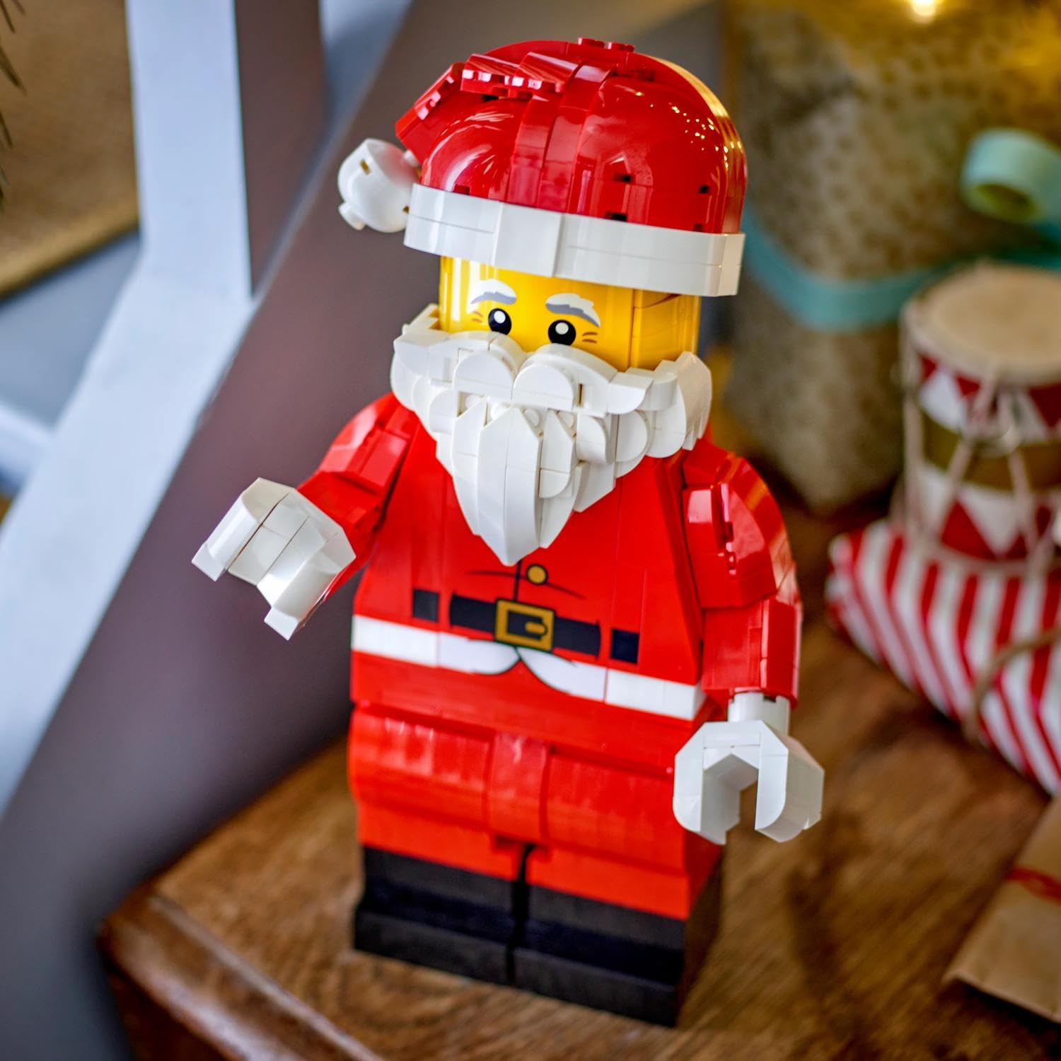 LEGO Grande Minifigure di Babbo Natale - Kit Natalizio di Arti e Mestieri con Figura di Babbo Natale - Decorazione per la Casa Festiva - Idea Regalo per Bambini e Bambine da 10 Anni in su - 40820