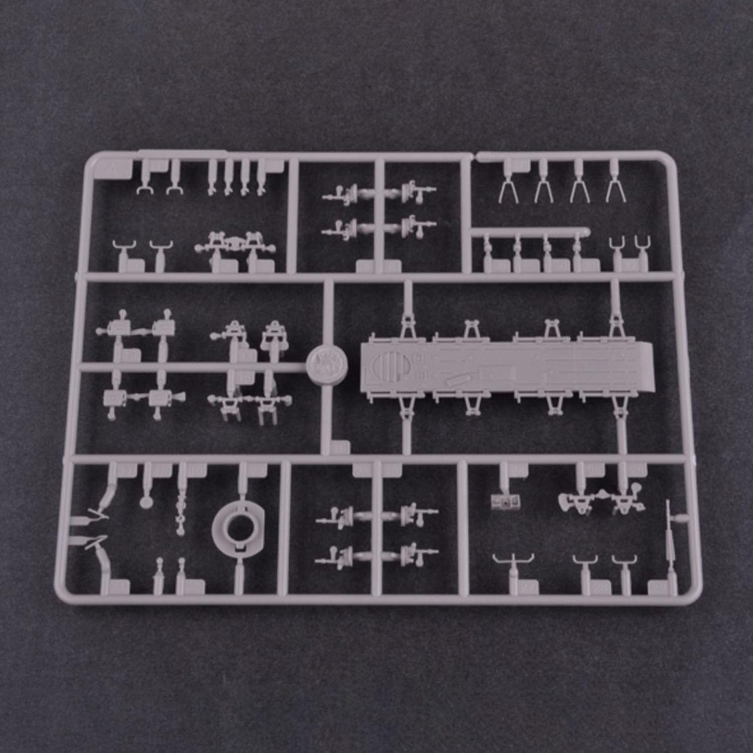 TOUCAN RC HOBBY 1/72 Russian BTR-70 APC Early Armored Transport Vehicle Car Kit for Ages 14+