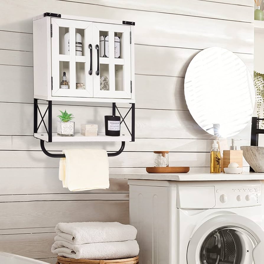 RUSTOWN Armadietto per medicinali con ante a croce in vetro, Mobile Contenitore Bagno, Armadietto da parete in legno rustico a 3 ripiani, con ripiani regolabili e barra portasciugamani, per soggiorno