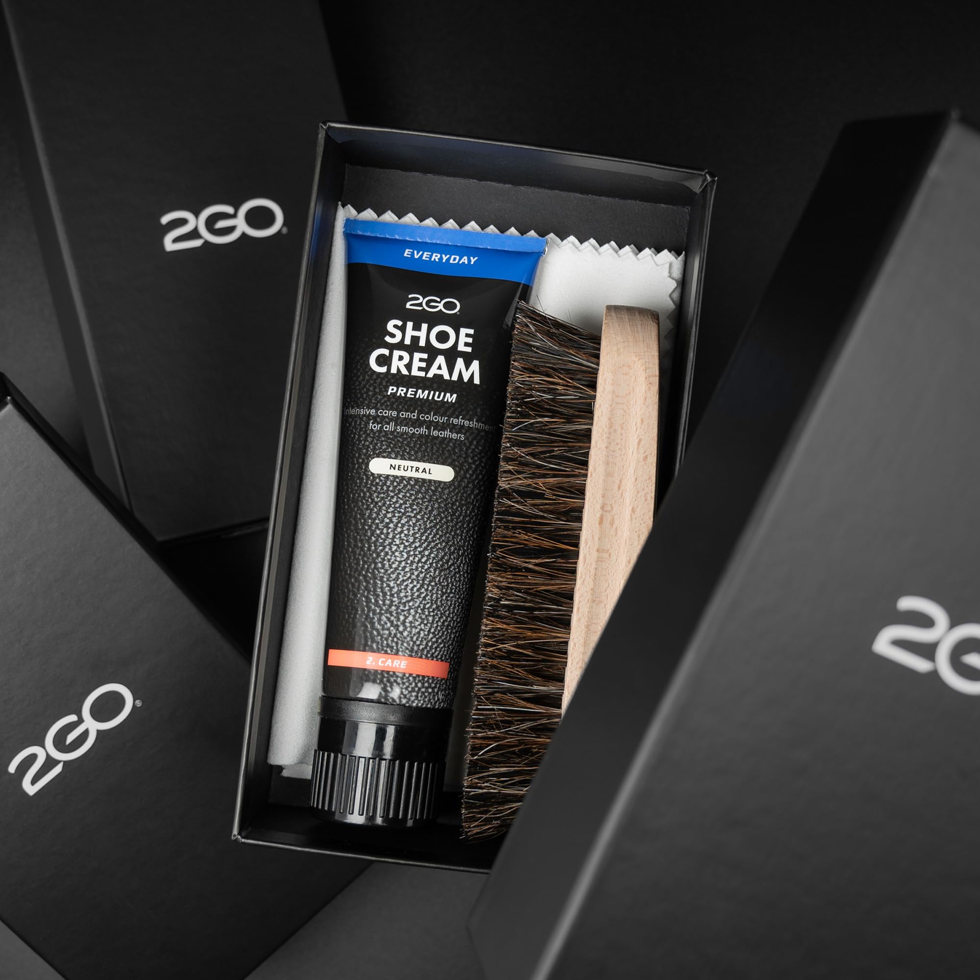 2GO Kit de limpieza de zapatos - Kit de limpieza de zapatos, crema de zapatos, cepillo de limpieza y paño de microfibra para cuero