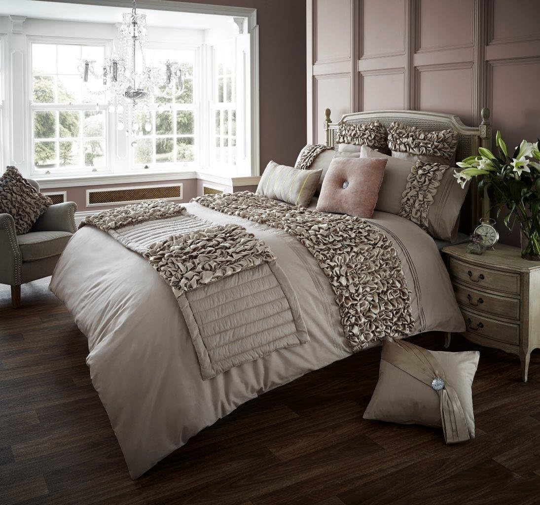 Gaveno Cavailia Top Quality Comfort Touch Signature Collection VERINA DUVET SET WITH DUVET COVER AND PILLOW CASE, Oyster, Single