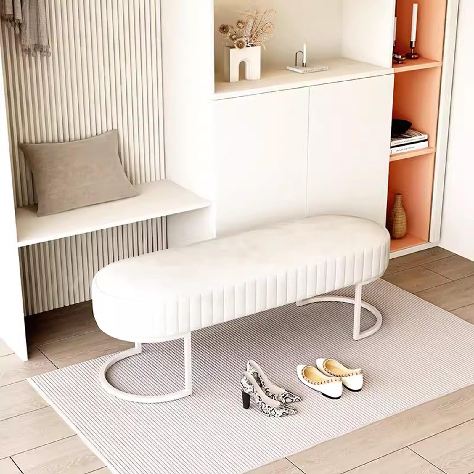 Velours banc à dressing moderne avec assise capitonnée et finitions soignées
