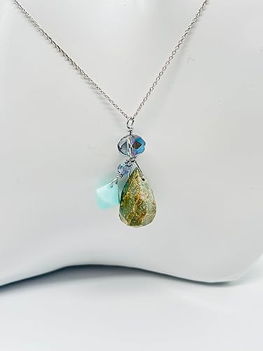 Miniatura 5 de Collar y Aretes en Plata Esterlina con una bella Piedra Ruby en color verde con toque de rosado y un cristal verde claro.