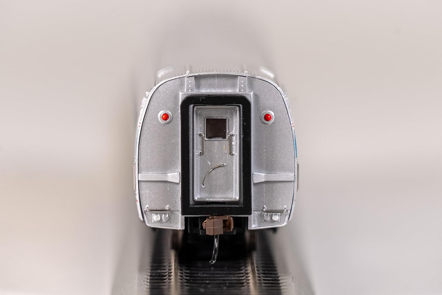 Bachmann Trains - 85' Budd Amtrak AMFLEET - I Coach - Coachclass Phase VI #82803 - HO Scale, Silver