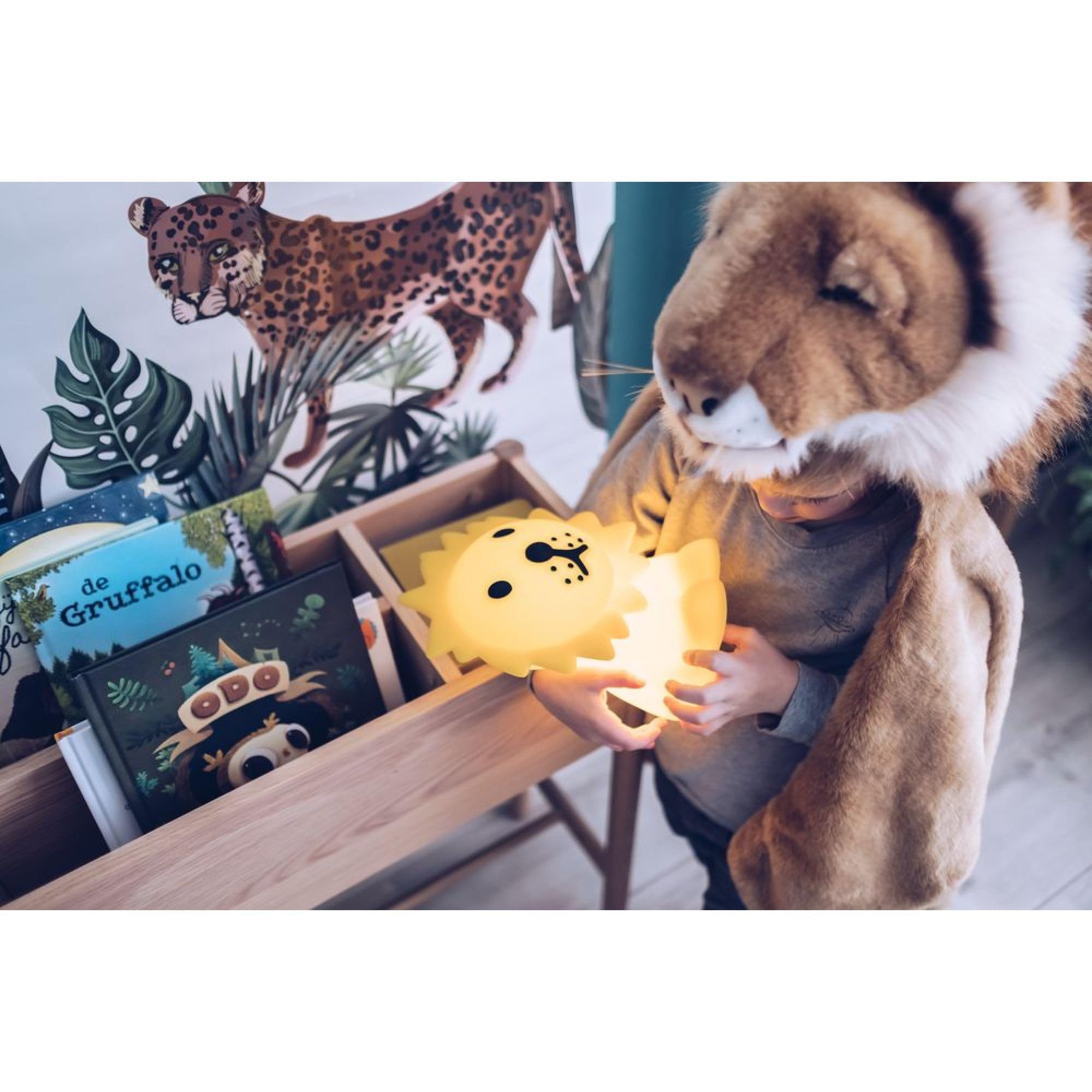 Mr Maria - Lion First Light Lampe 2.0 - 28cm - Ein kleiner Freund für Ihr kleines Wunder, Dimmbare & Aufladbare LED-Kinderlampe - Zum Mitnehmen in den Urlaub, Übernachtungen bei Freunden und Familie