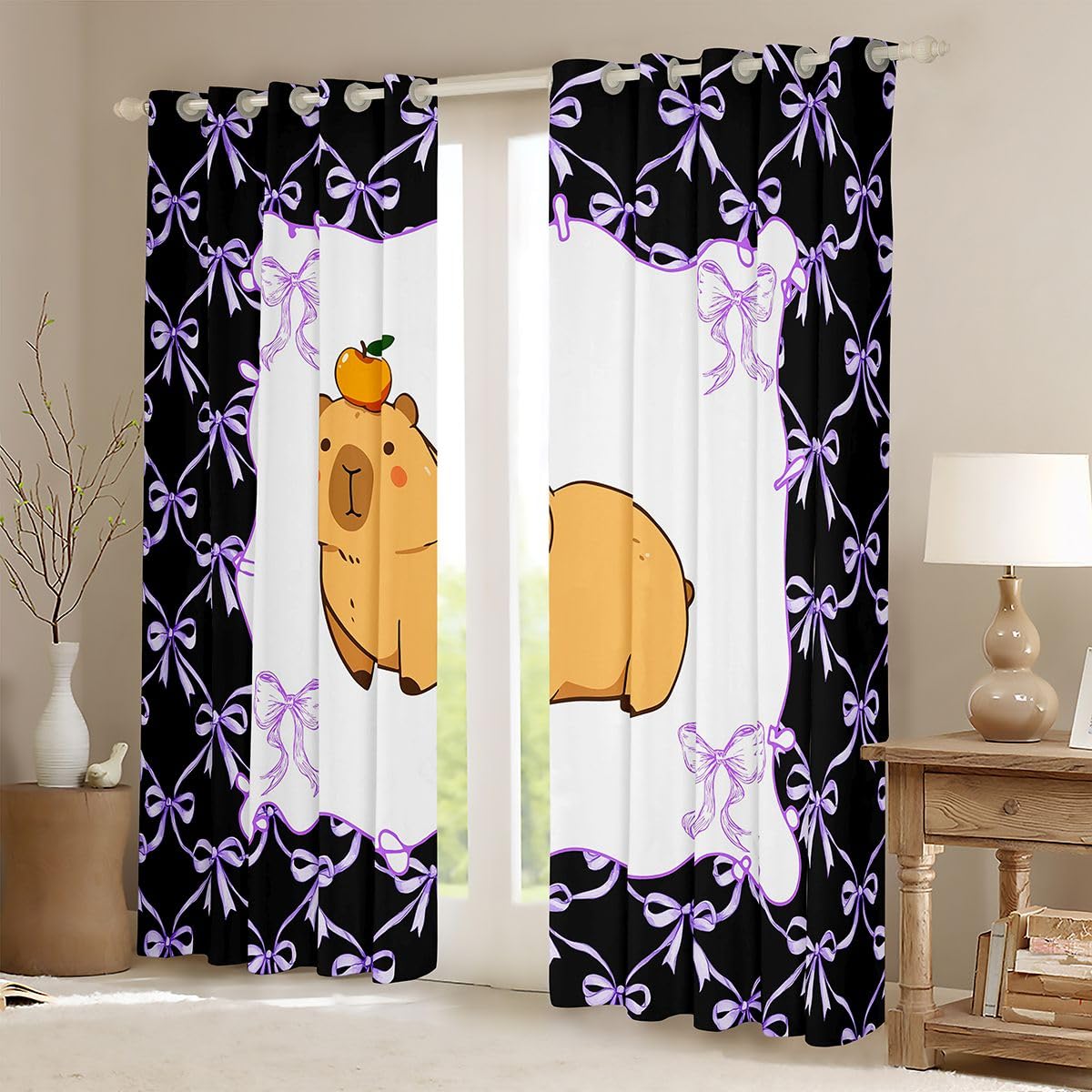 Homewish Urocze zasłony okienne kapibara, 117 x 137 cm, 2 zestawy paneli – czarno-fioletowa wstążka z kokardką, zasłony zaciemniające, kawaii, gryzonie, zwierzęta, kokardki, kokardki, muszka do