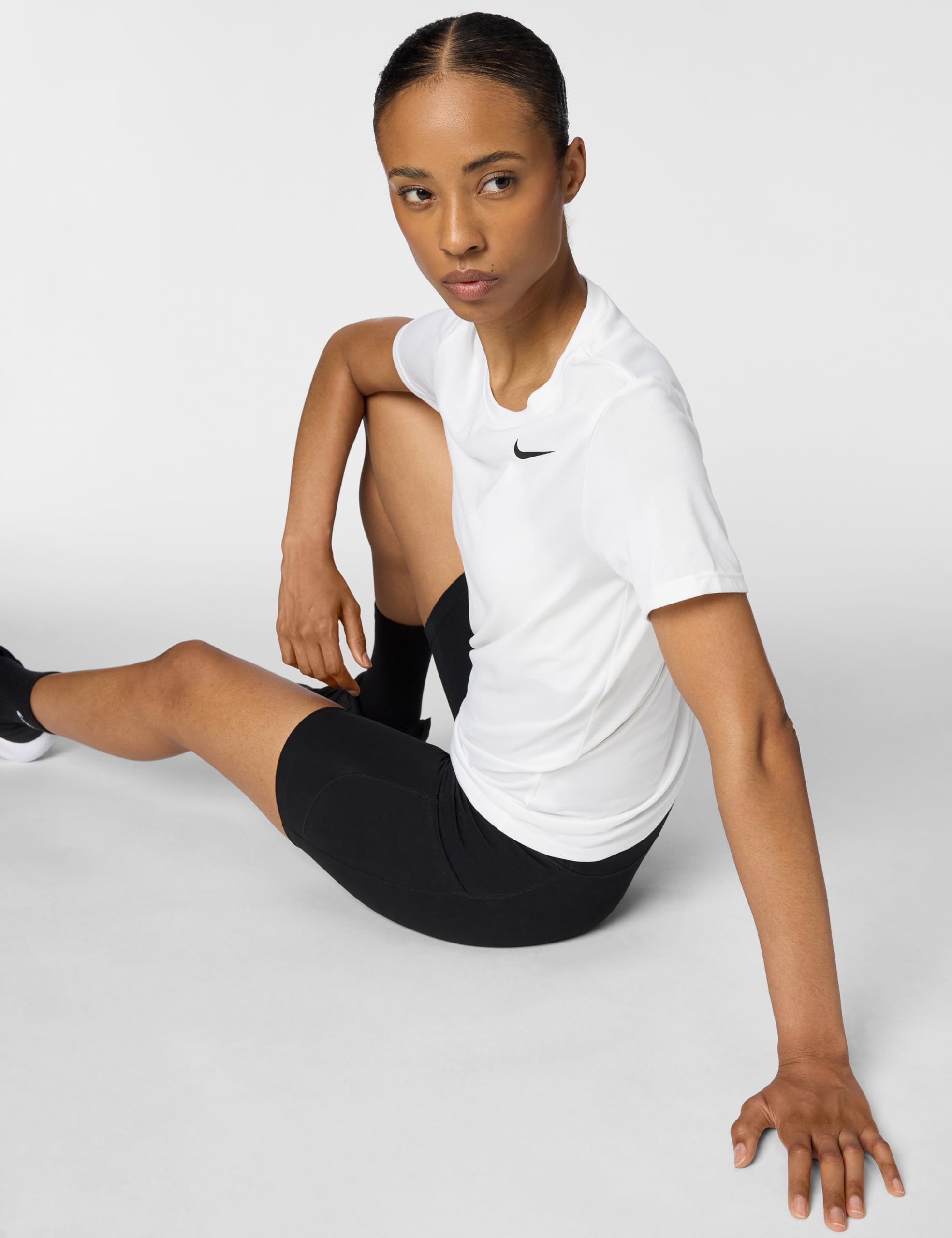 Nike Women's Dri-Fit RLGD LBR T-Shirt, X-Mały, Biały/Szary Fog/Particle Szary