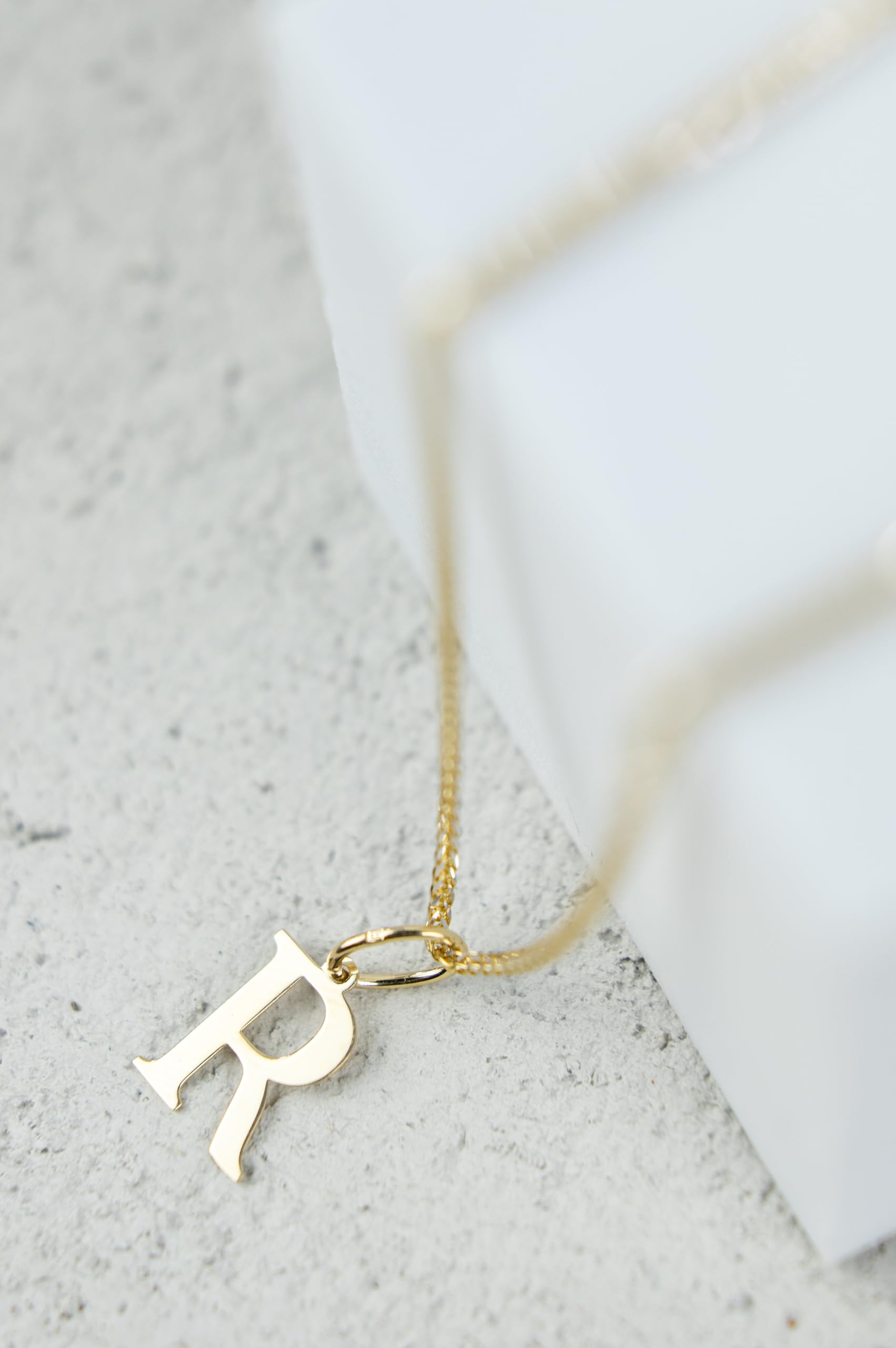 Rodium – Buchstabenanhänger R aus 585er Gelbgold – 14-Karat-Initialen-Anhänger für Halskette oder Armband – Geschenk für Frauen – hergestellt in Italien